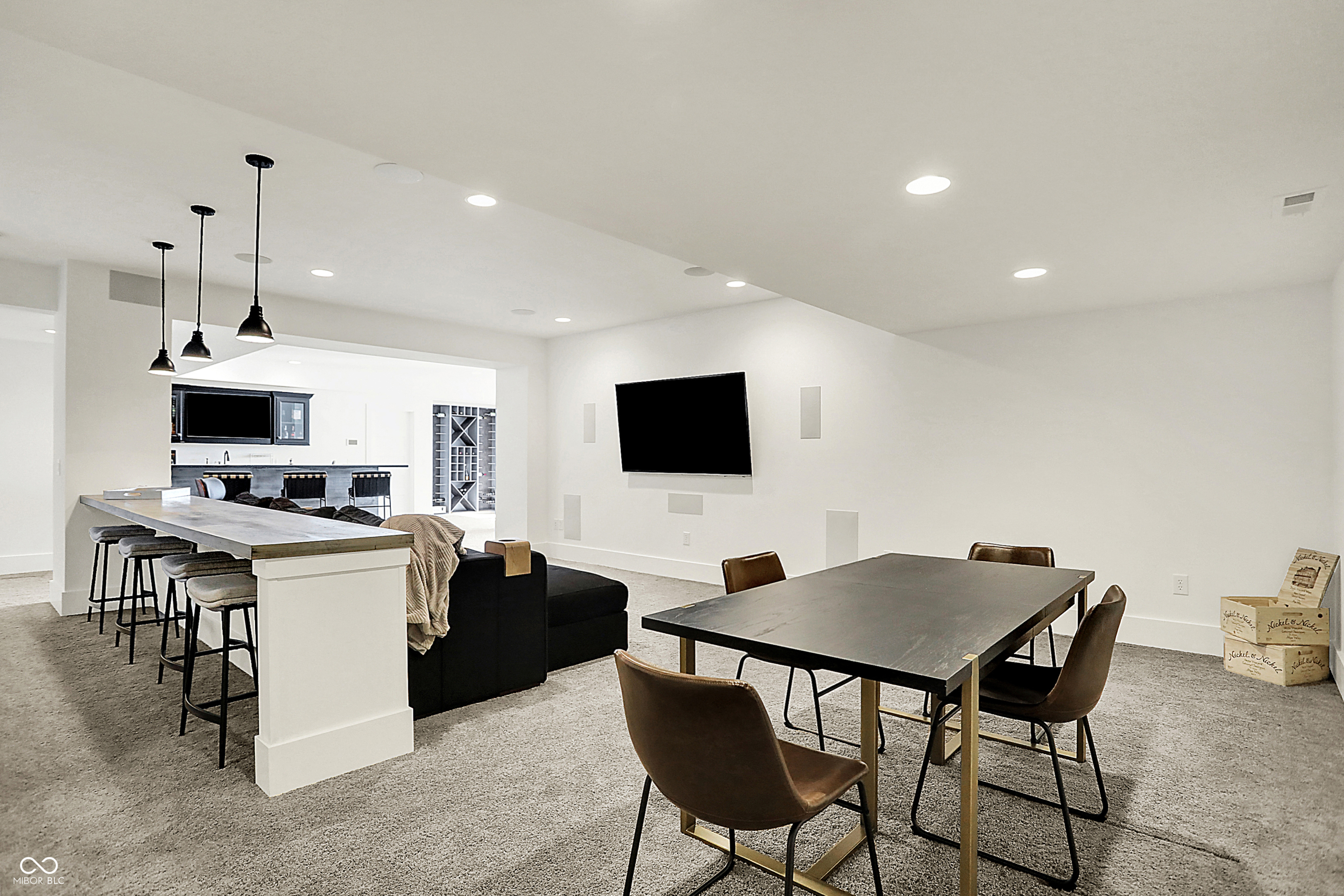 565 Old Ashbury Road