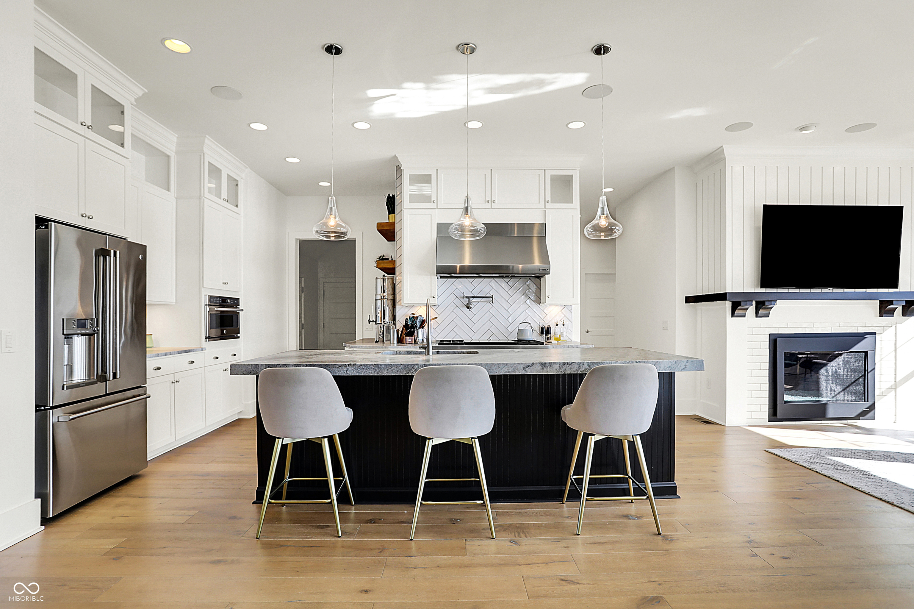 565 Old Ashbury Road