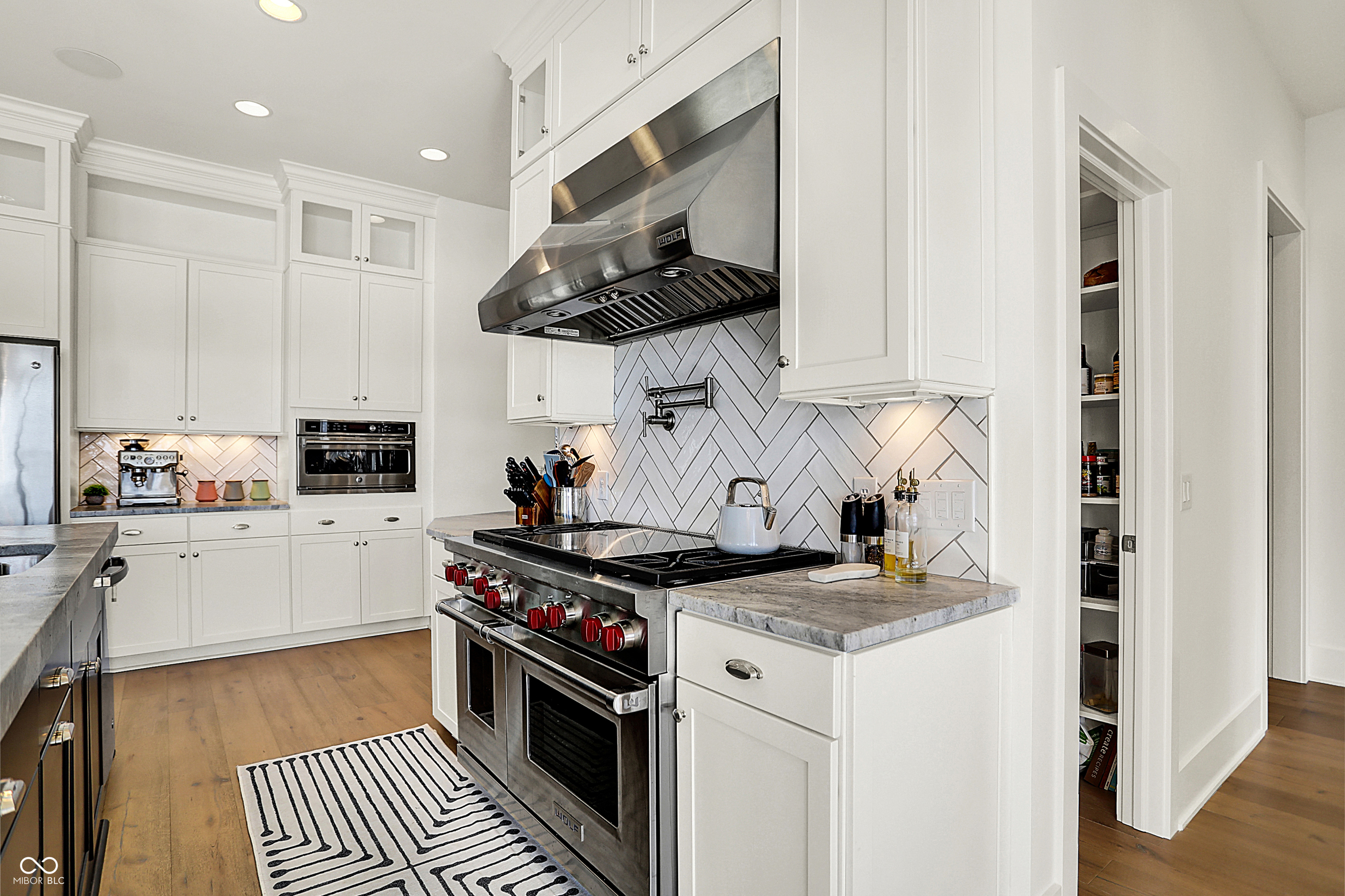 565 Old Ashbury Road