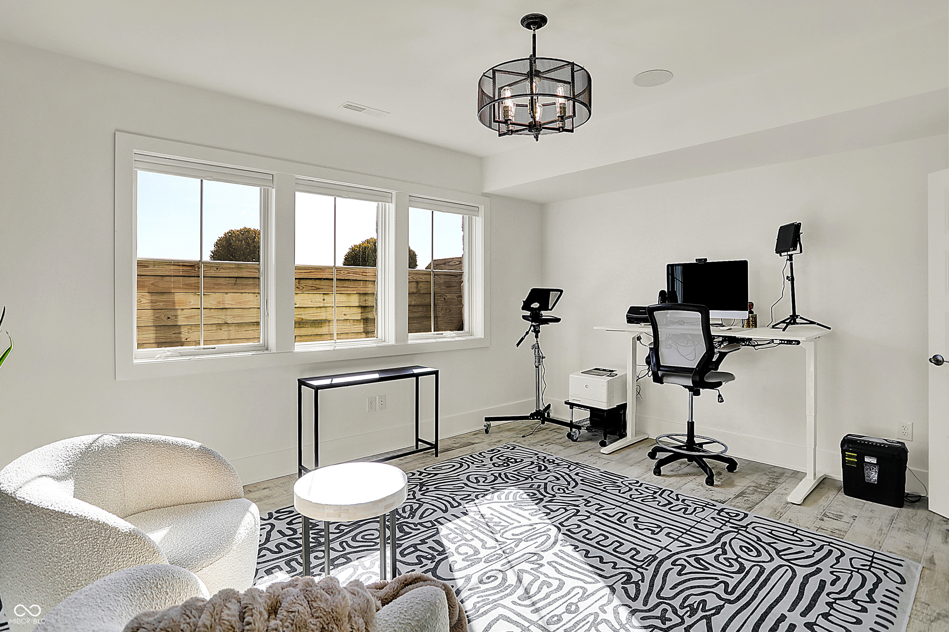 565 Old Ashbury Road