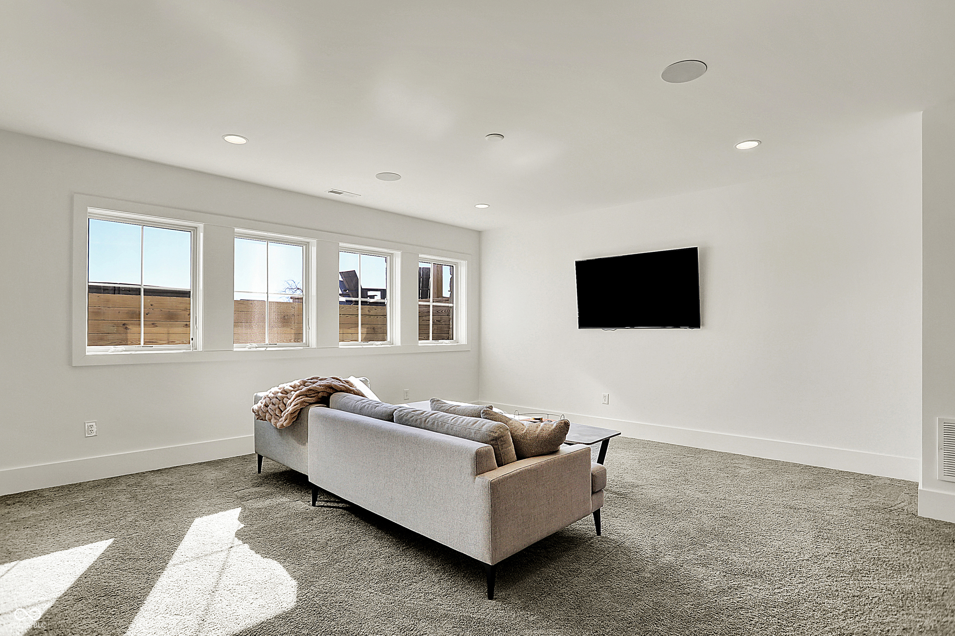 565 Old Ashbury Road