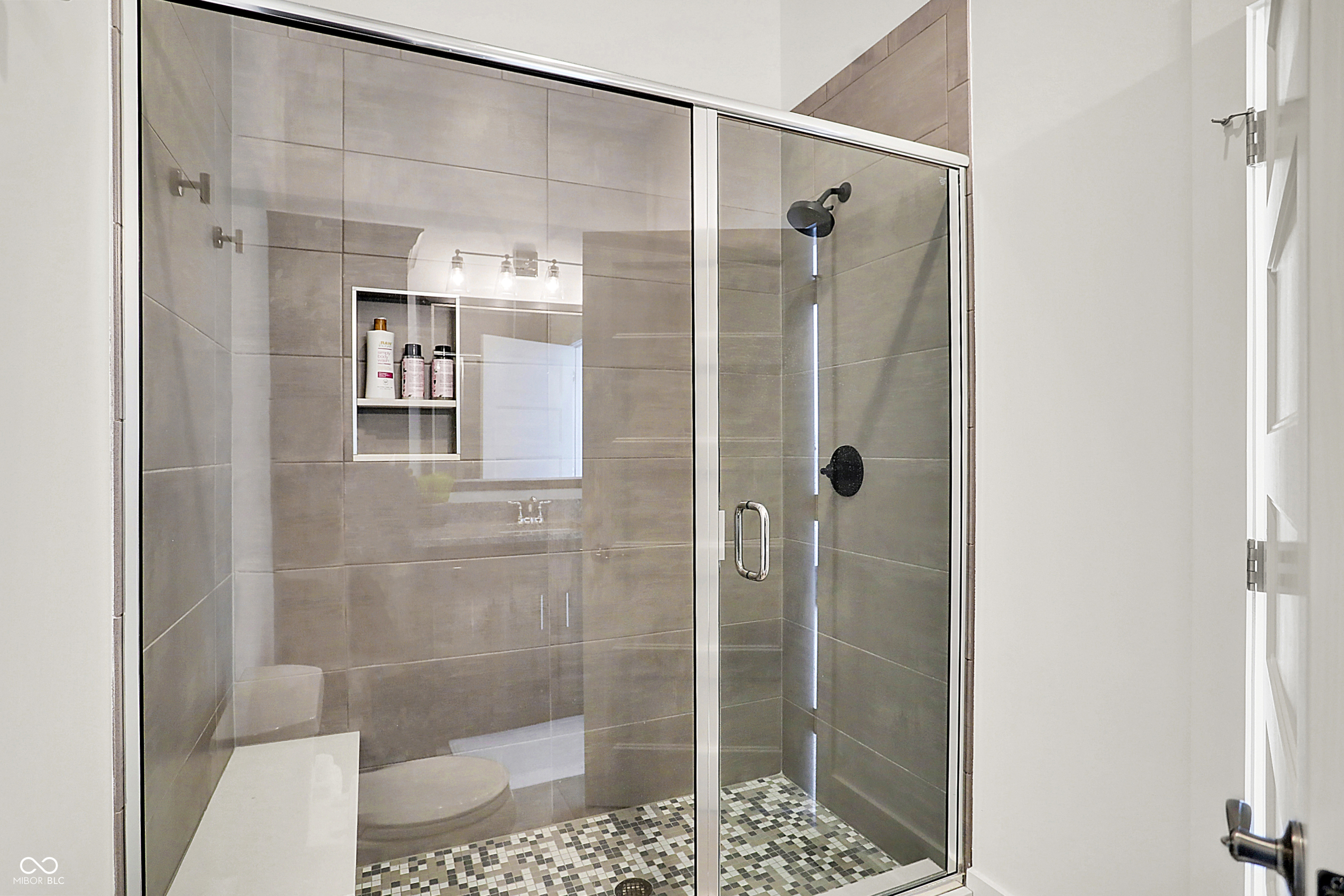 565 Old Ashbury Road