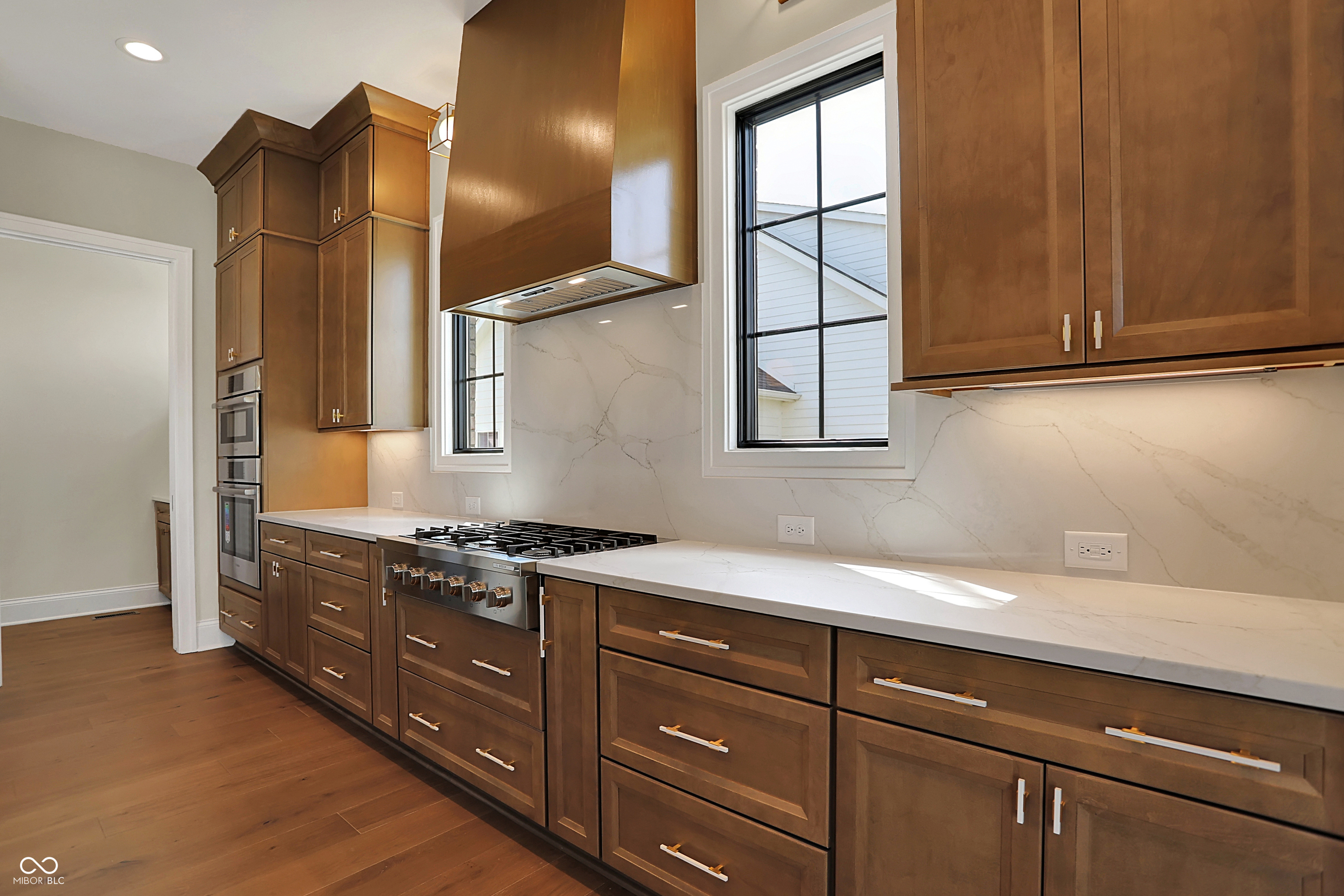 908 Oak Terrace Road