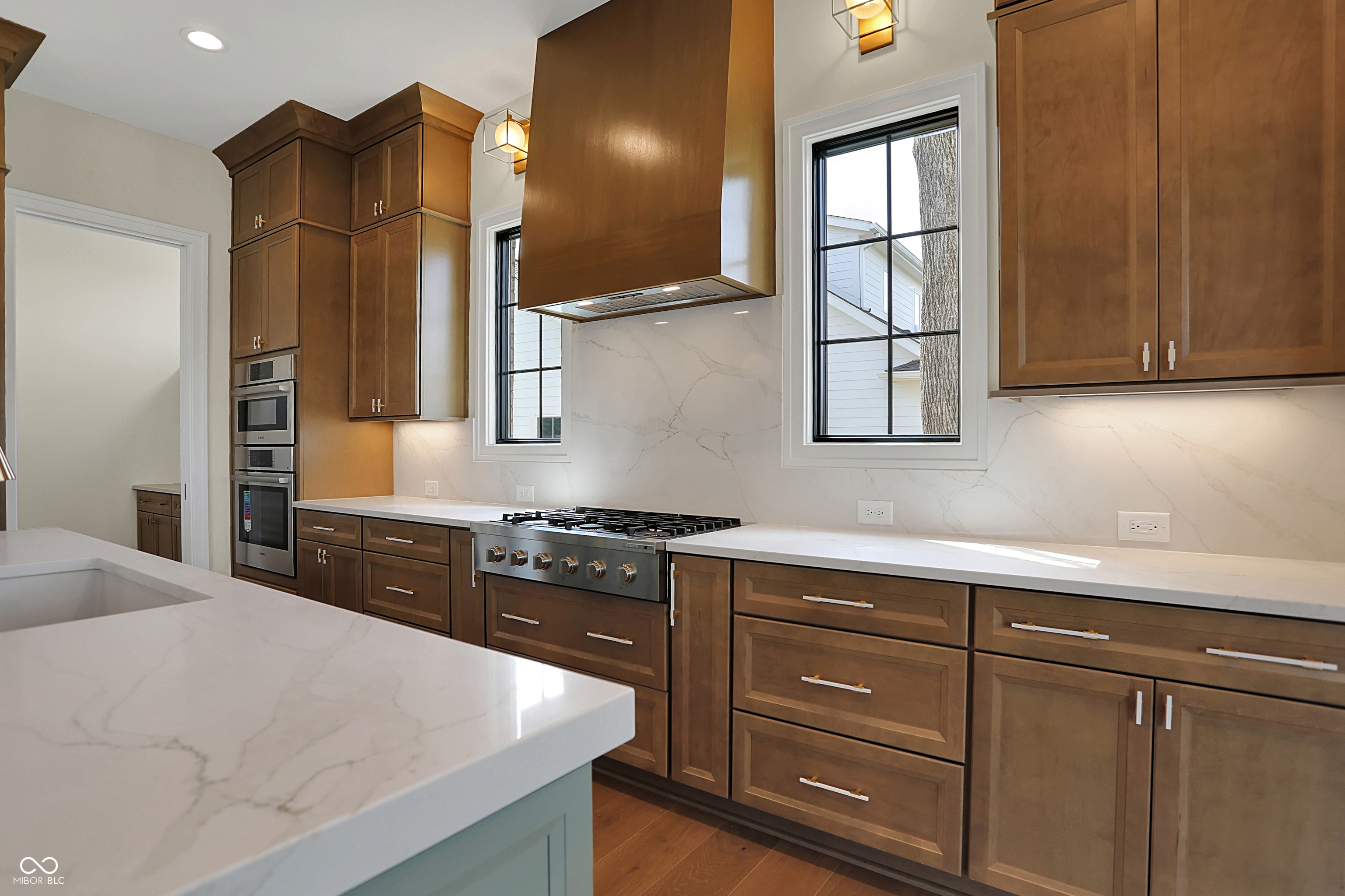 908 Oak Terrace Road