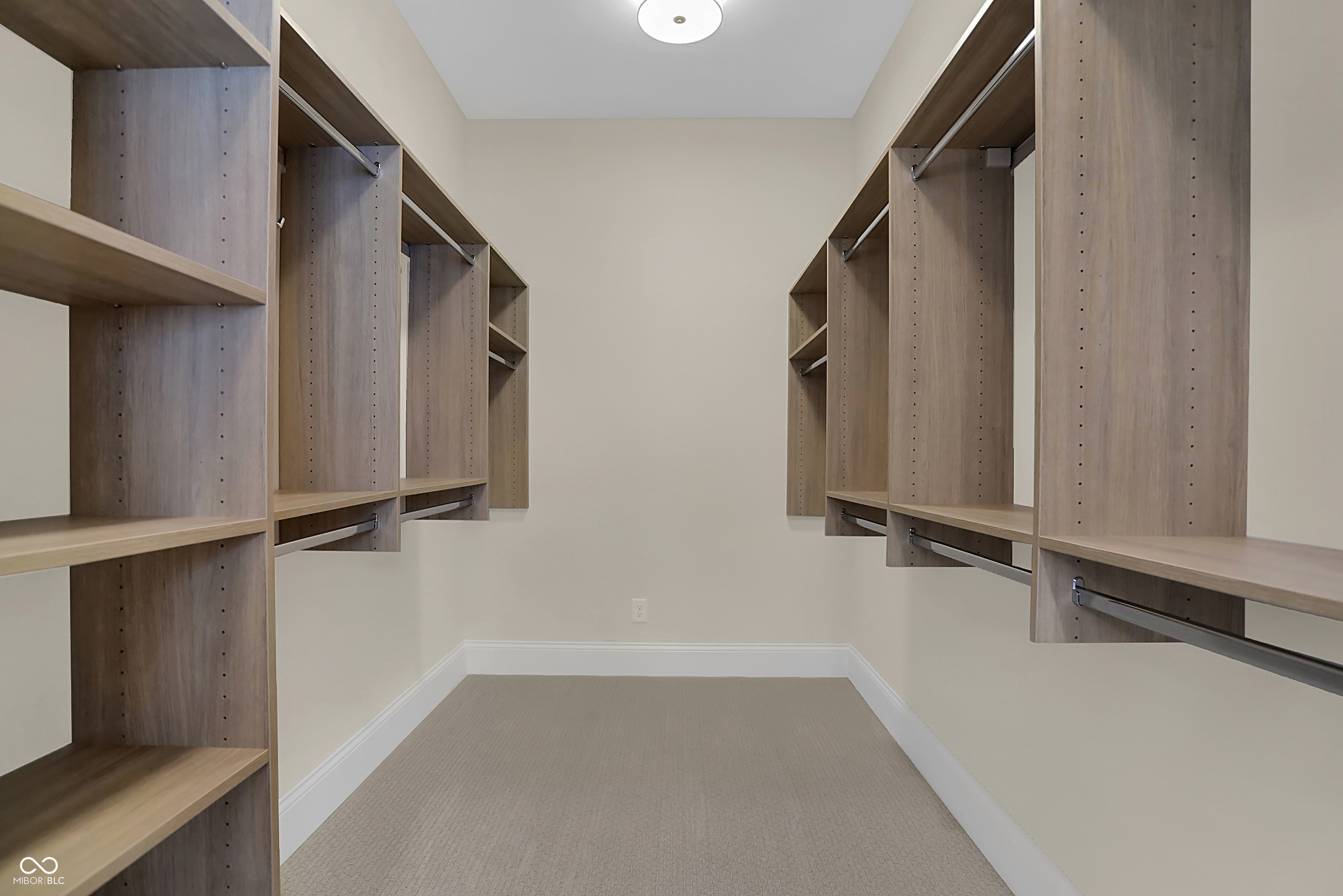 908 Oak Terrace Road