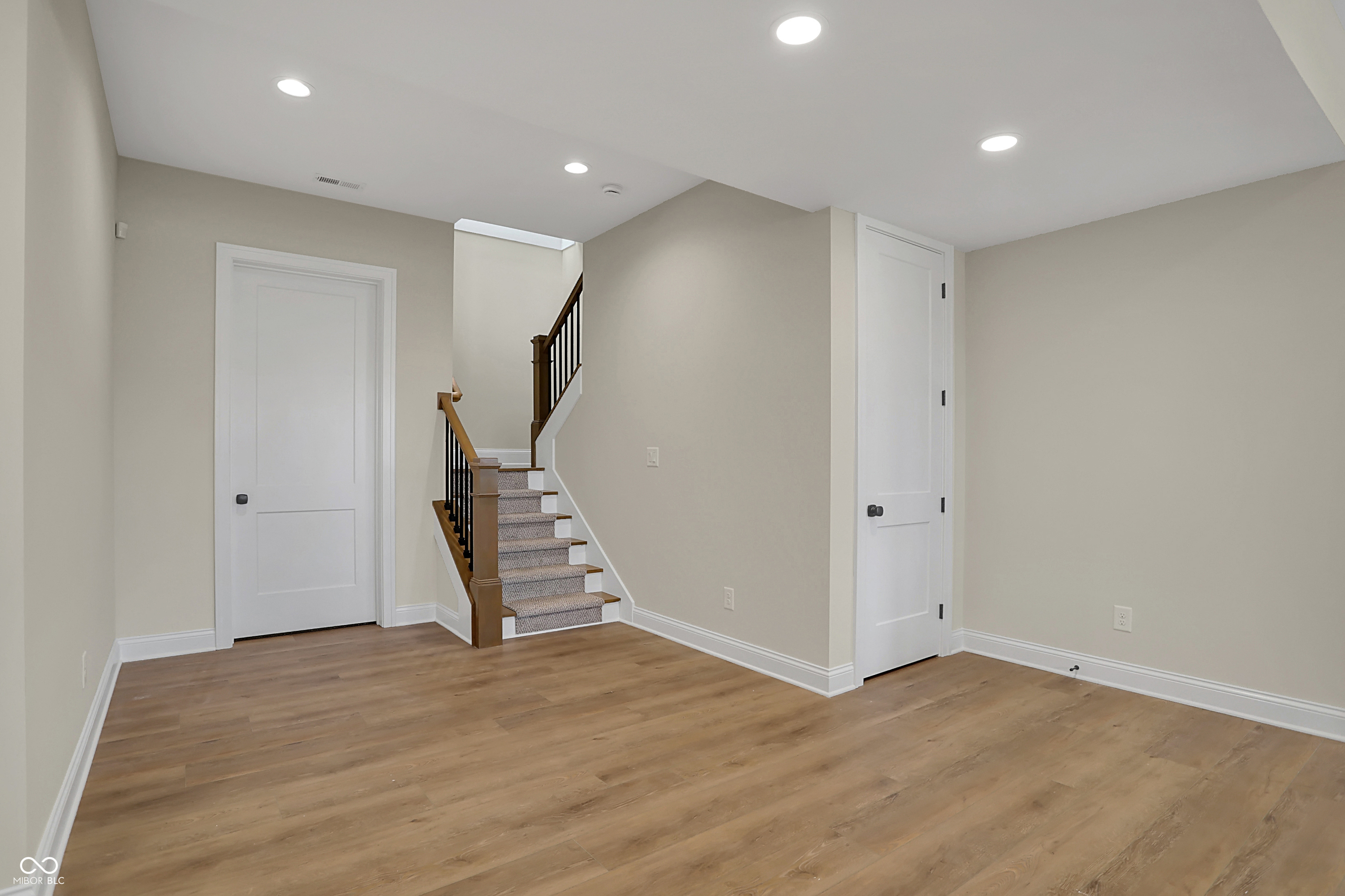 908 Oak Terrace Road