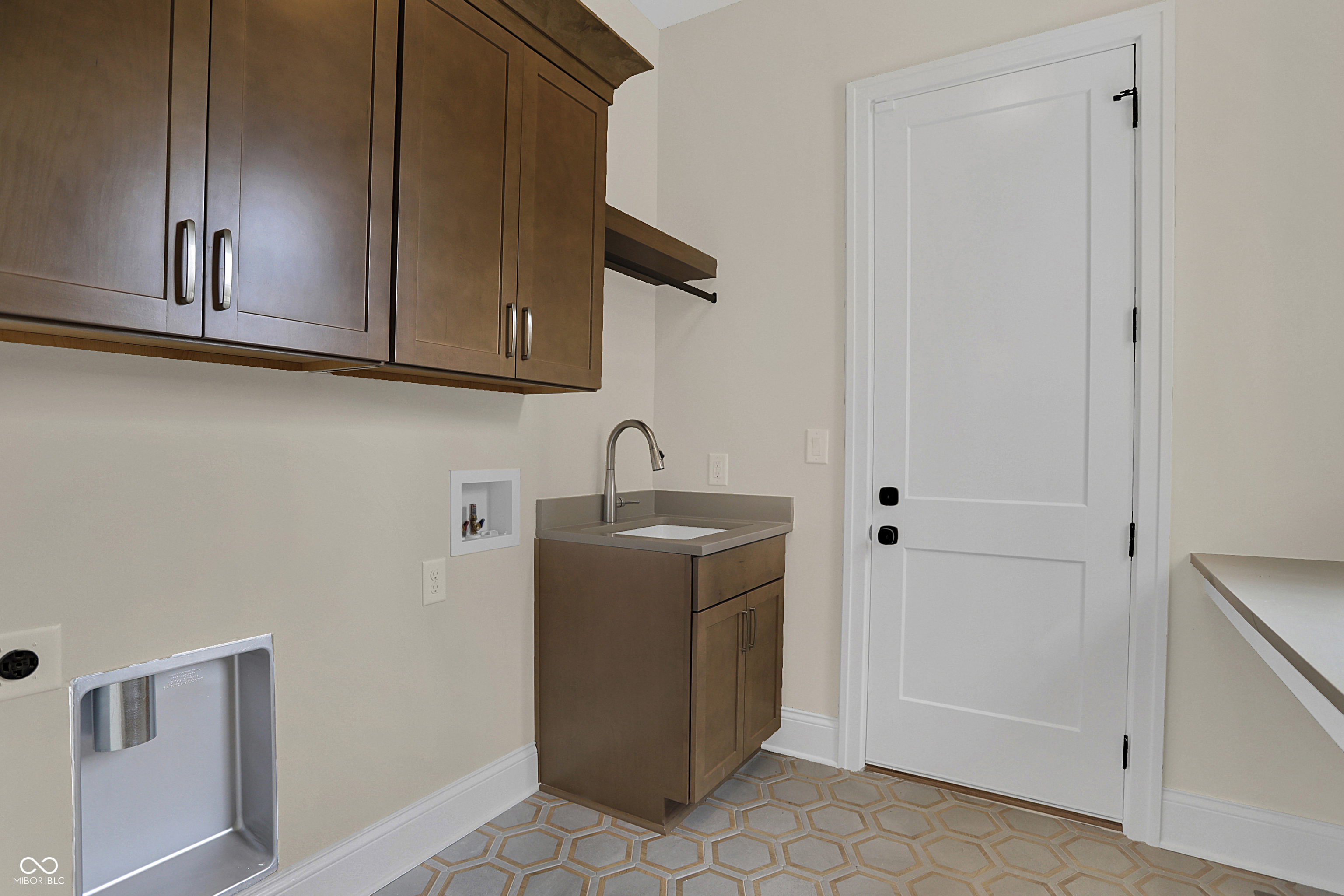 908 Oak Terrace Road