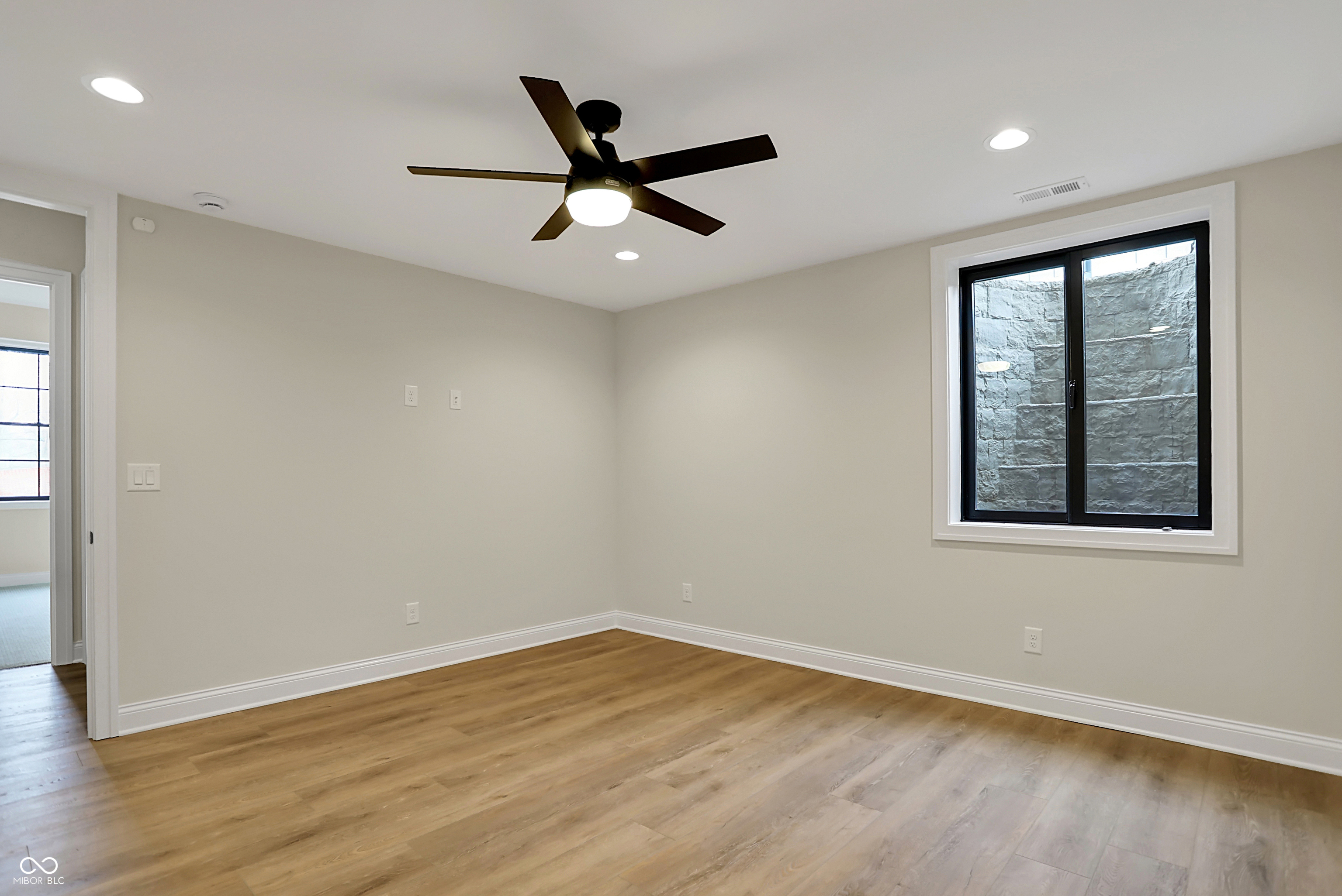 908 Oak Terrace Road