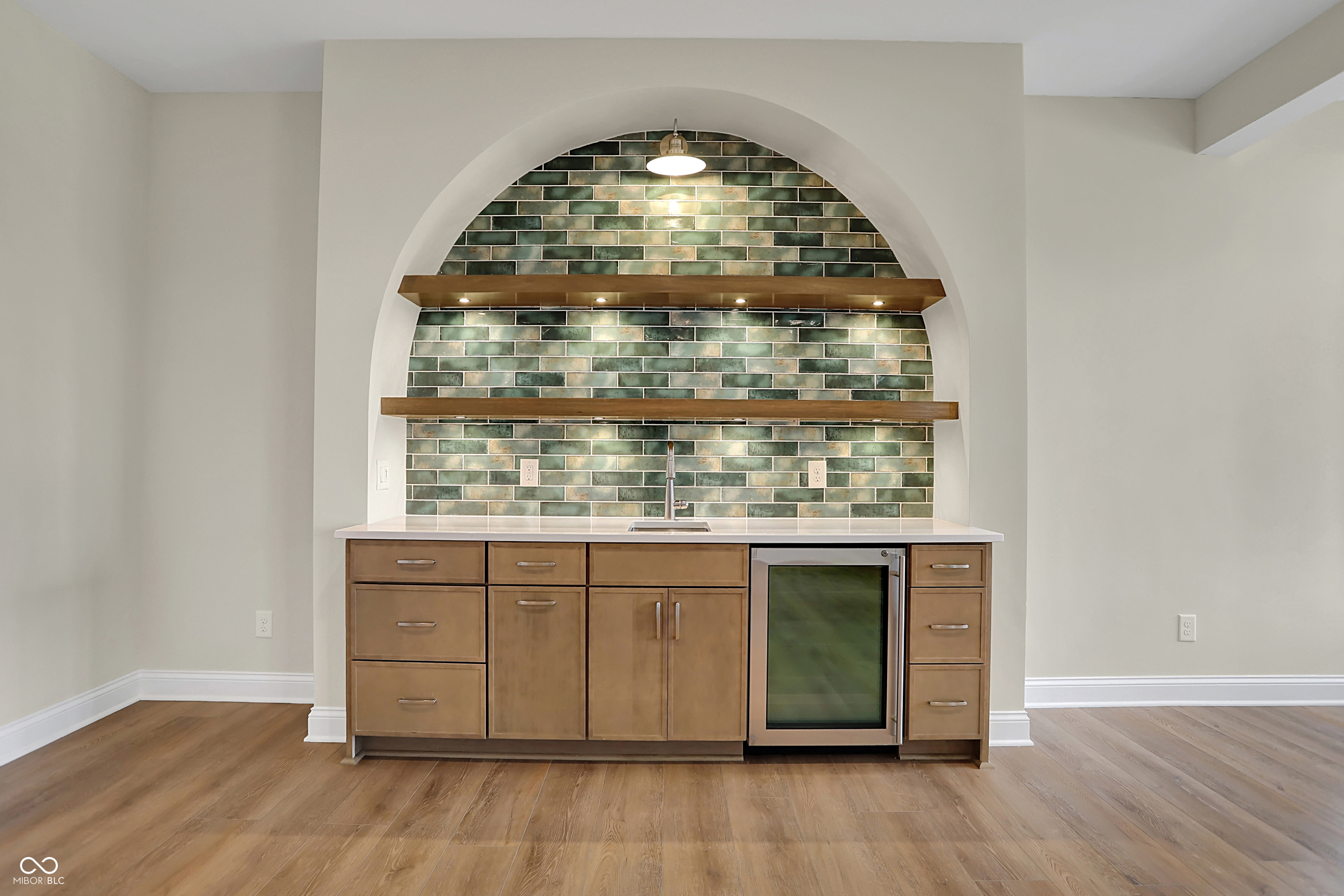 908 Oak Terrace Road