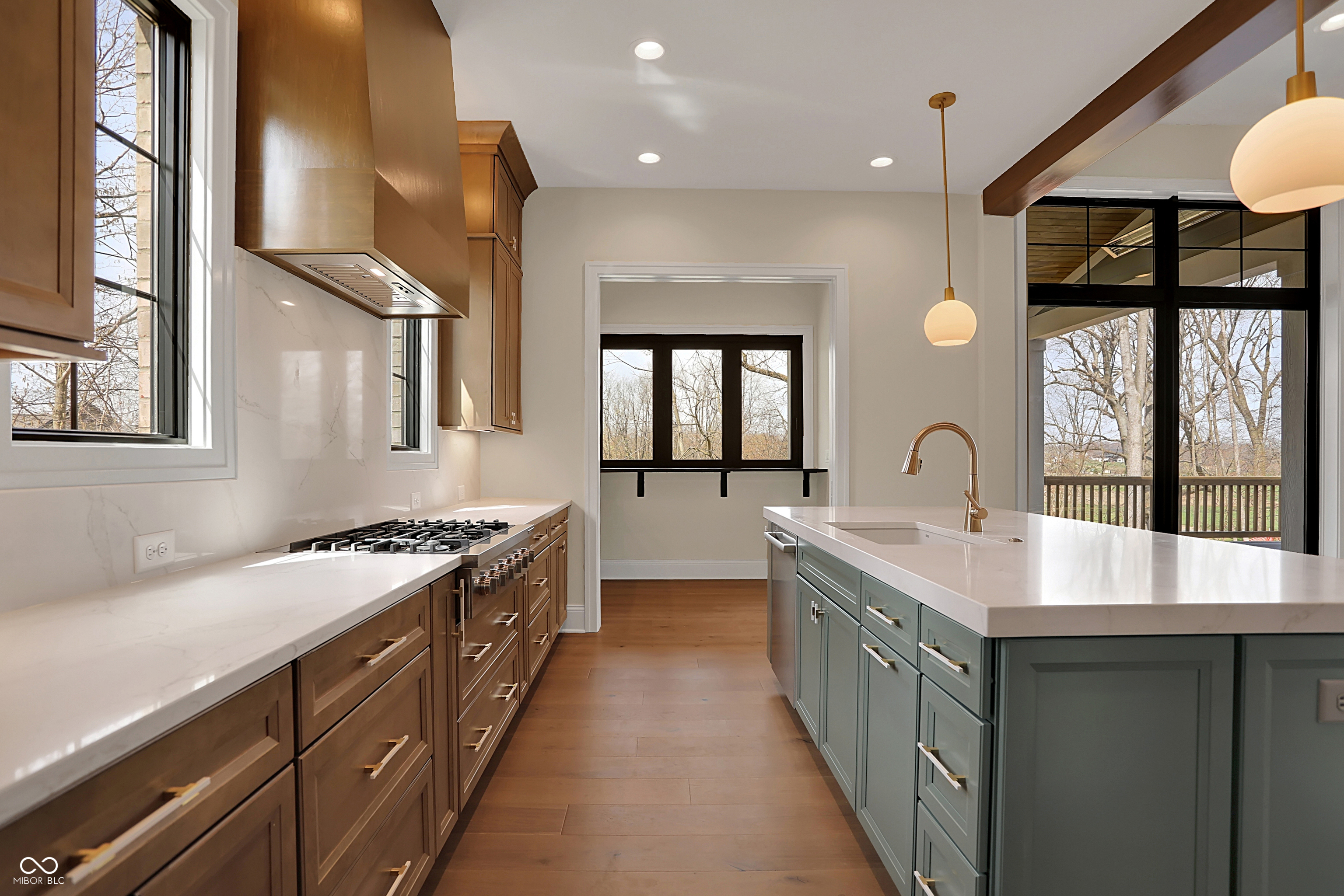 908 Oak Terrace Road