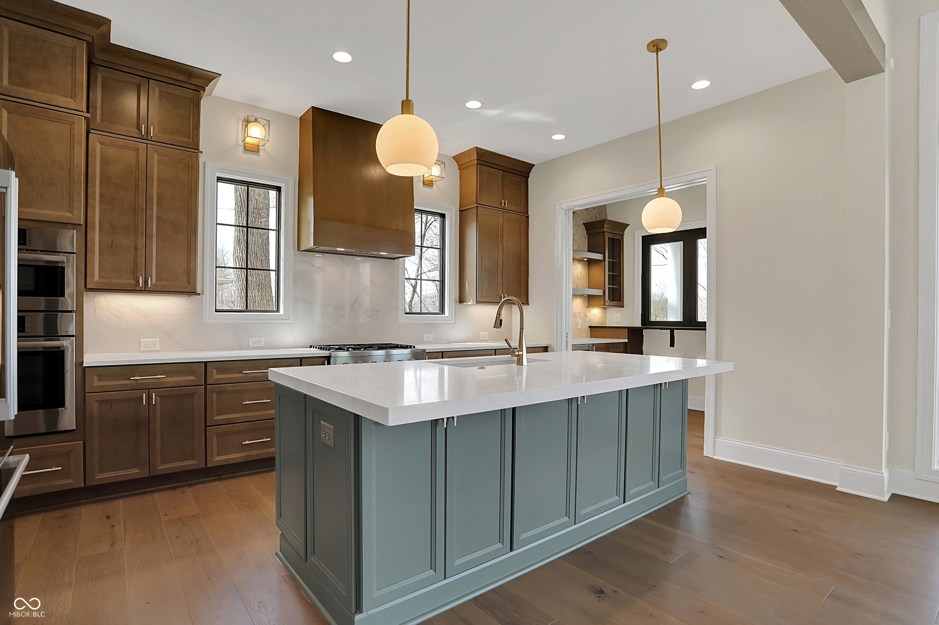 908 Oak Terrace Road