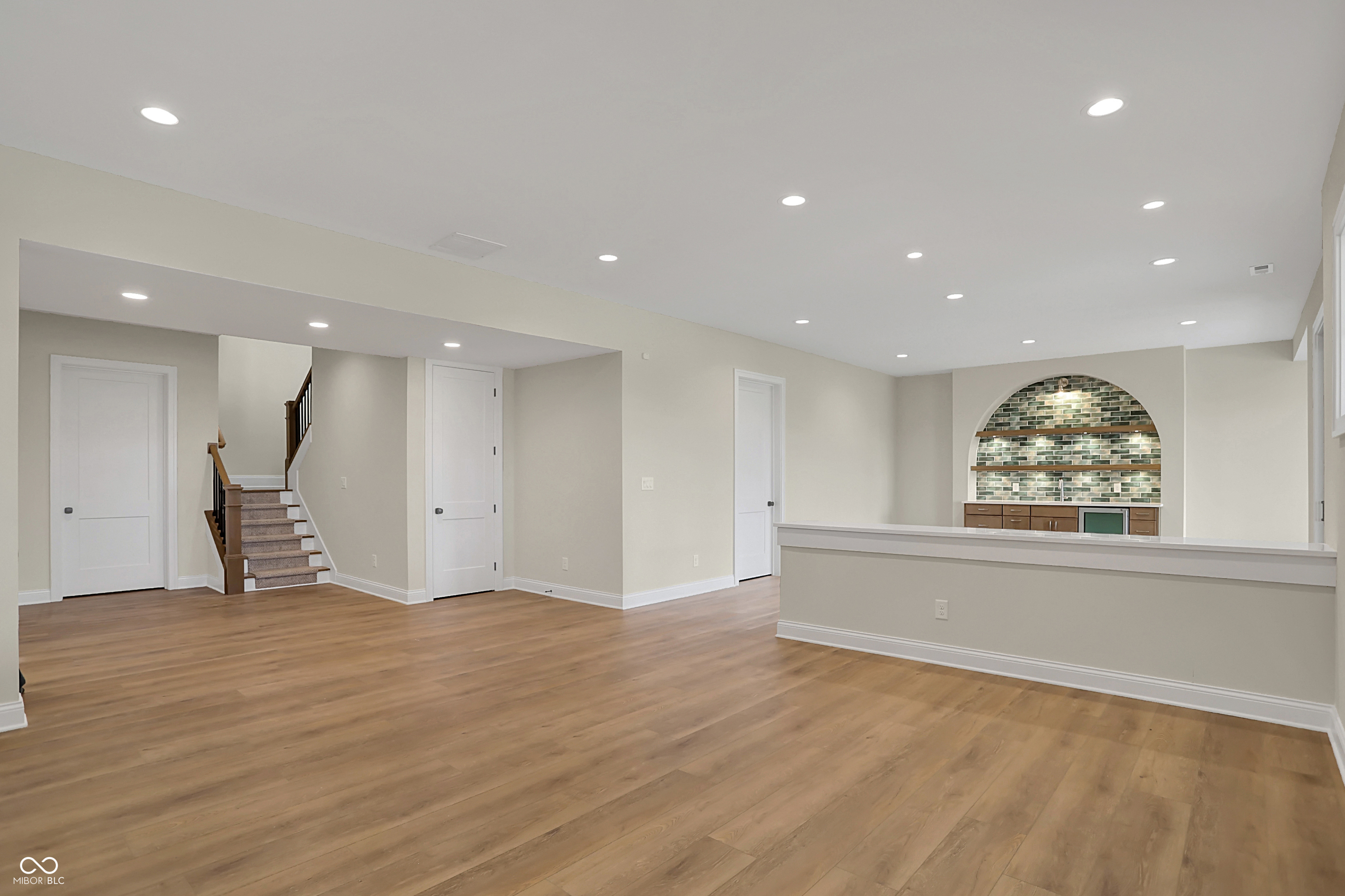 908 Oak Terrace Road