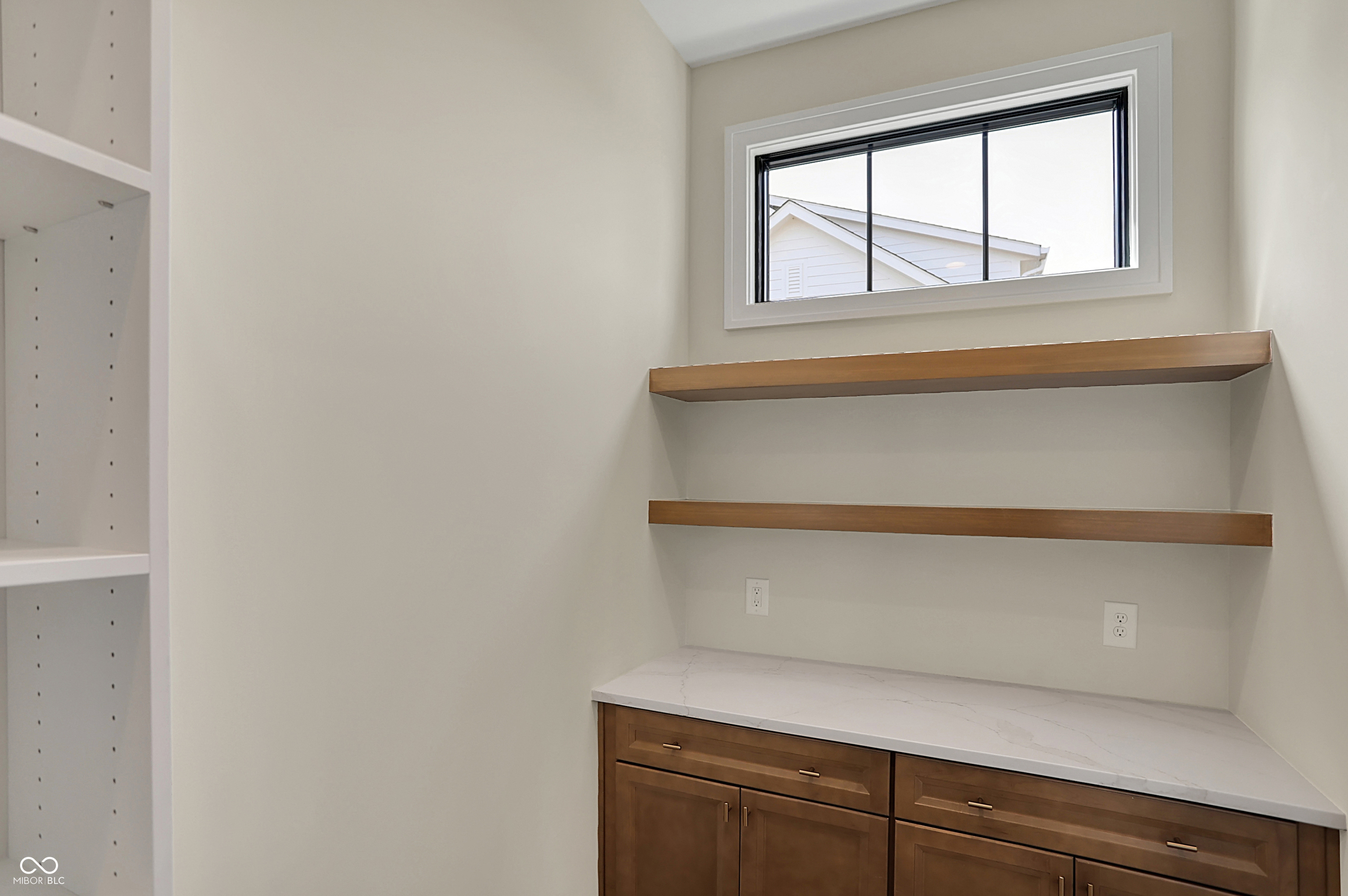 908 Oak Terrace Road