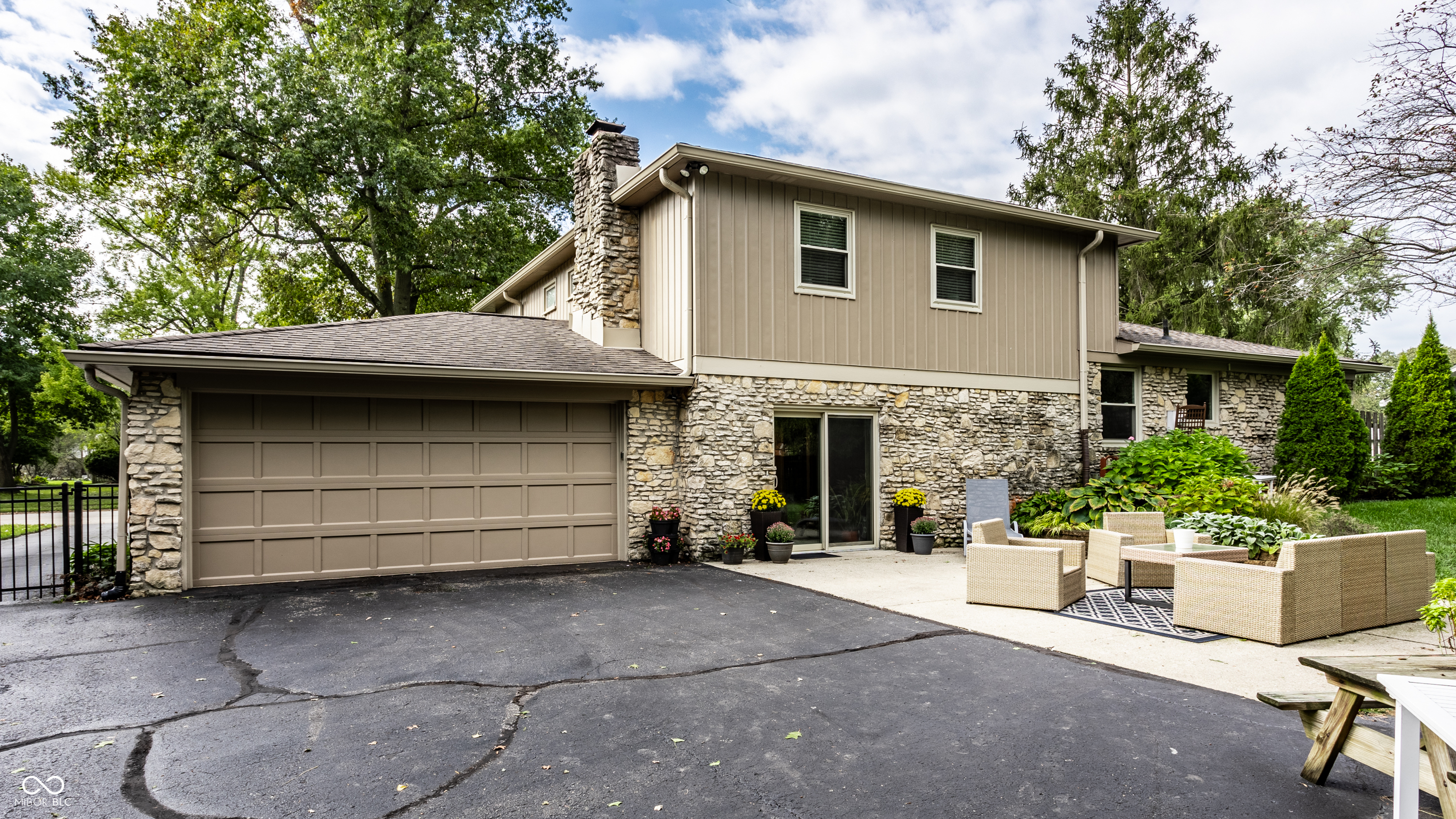 4528 Brookshire Parkway