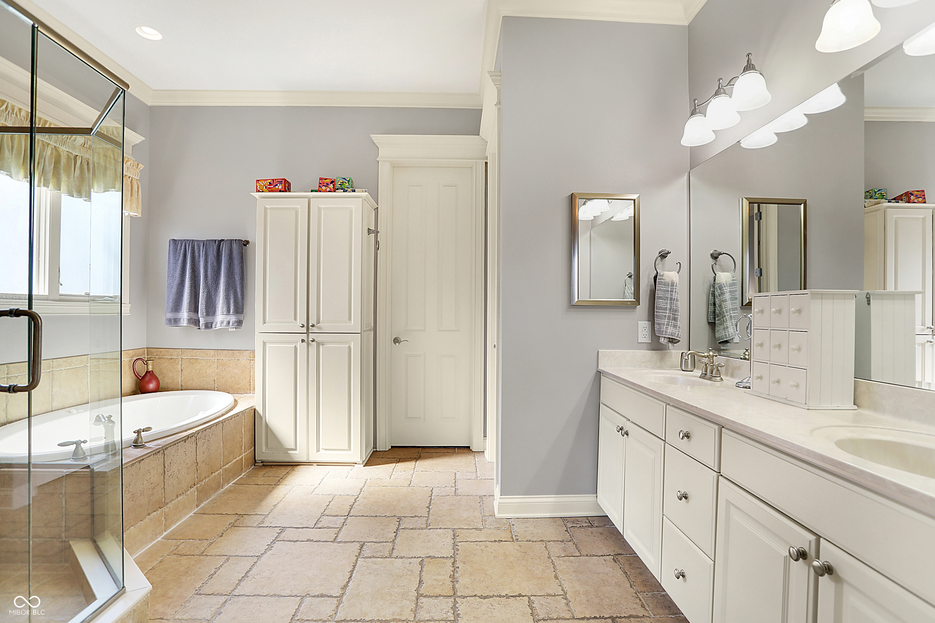 16129 Brookhollow Drive