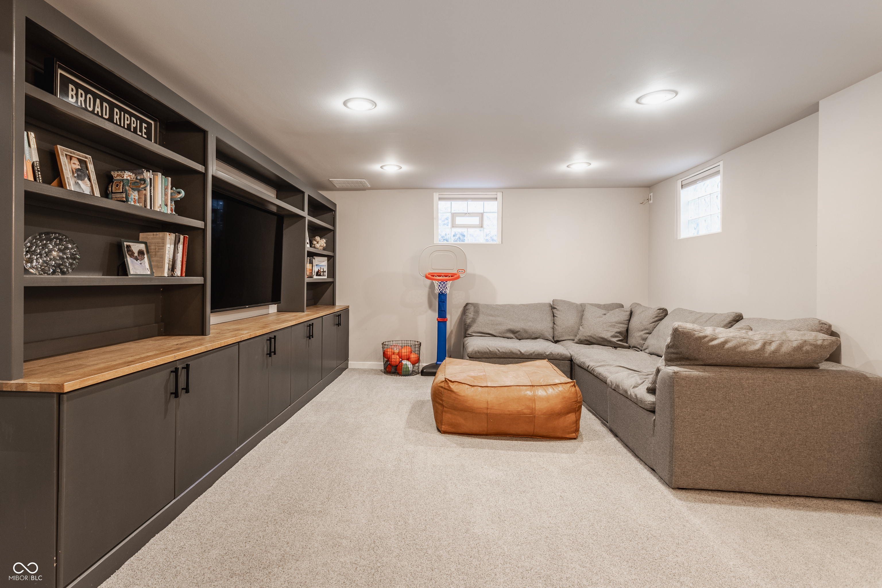 5224 Boulevard Place