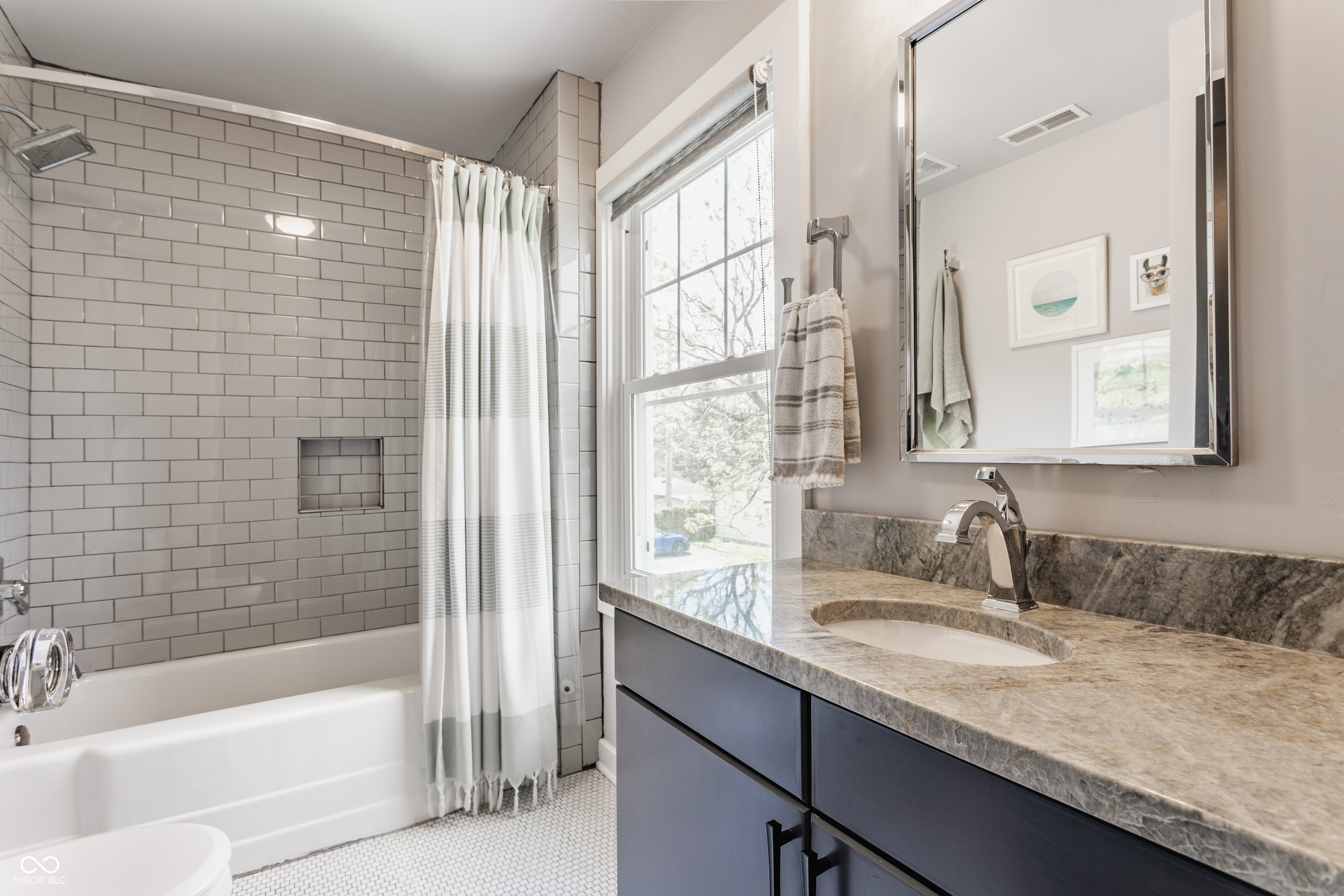 5224 Boulevard Place