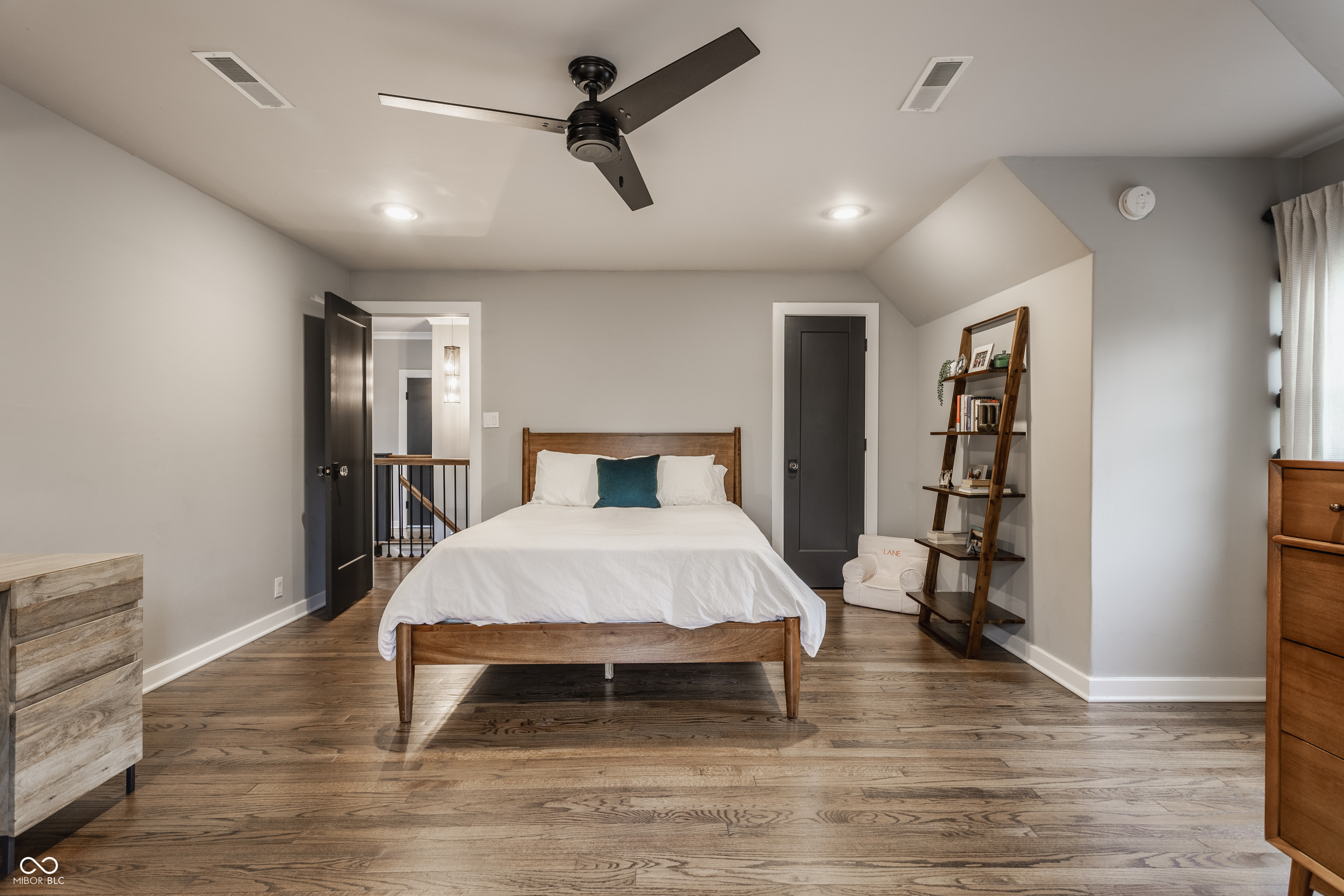 5224 Boulevard Place