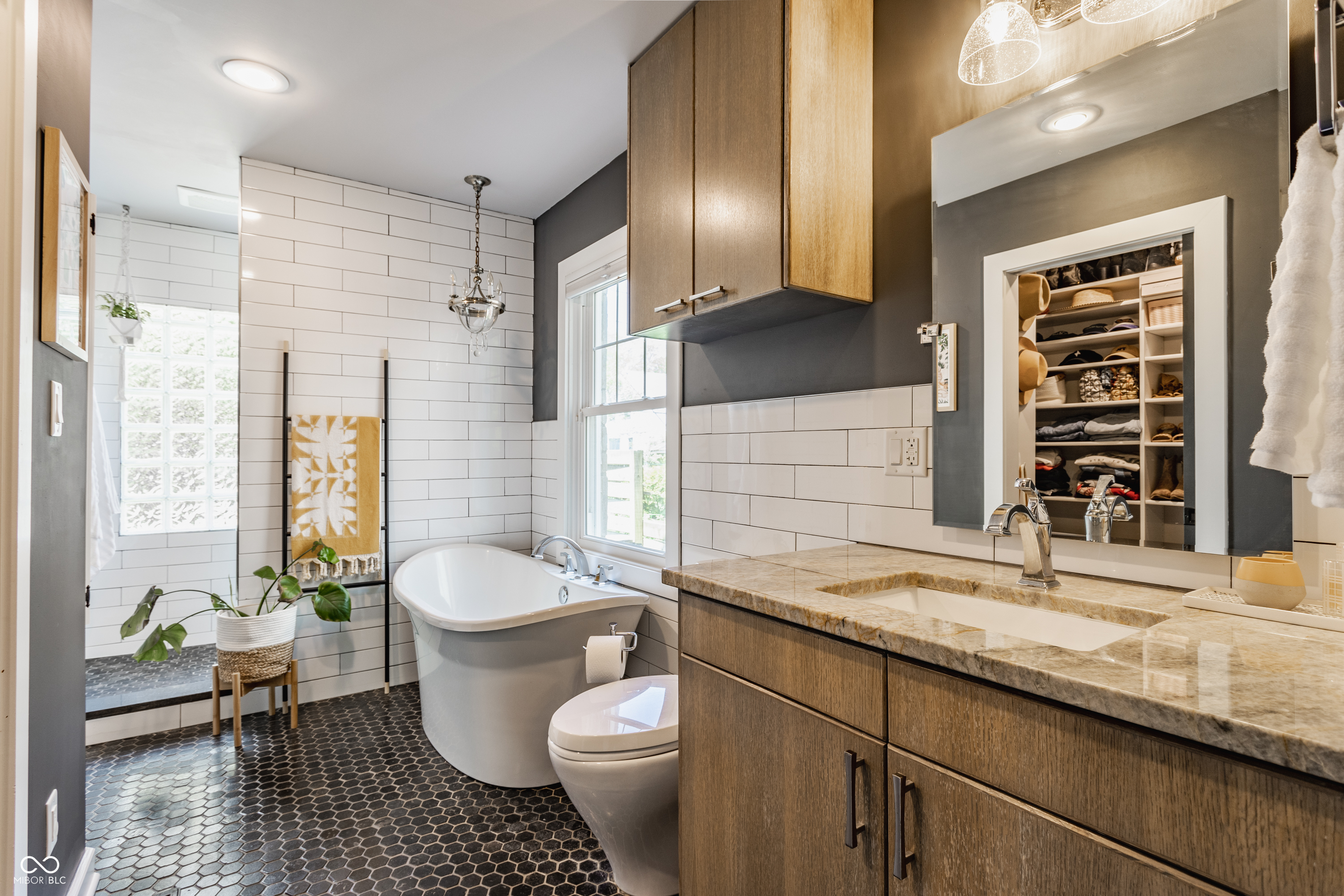 5224 Boulevard Place