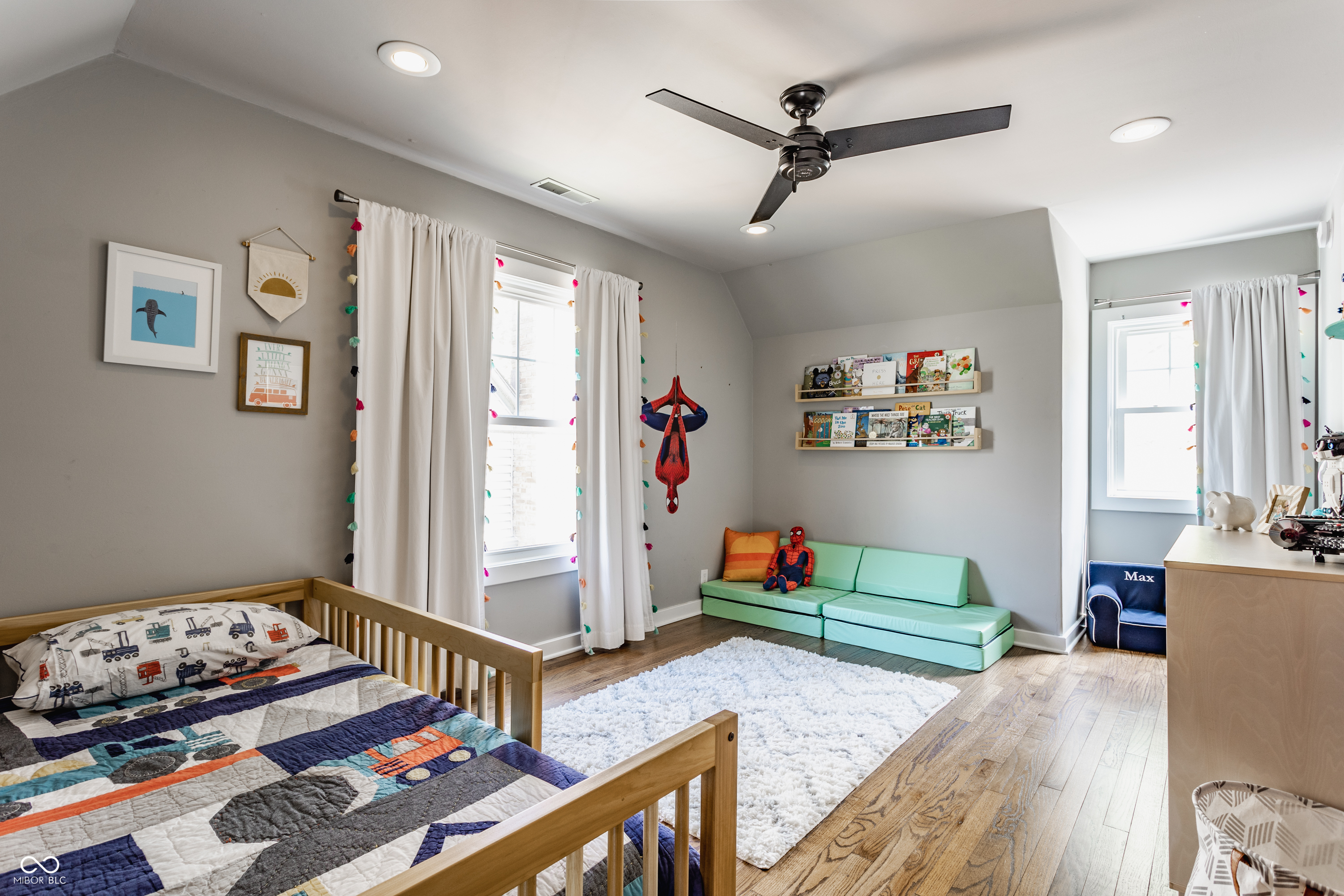 5224 Boulevard Place