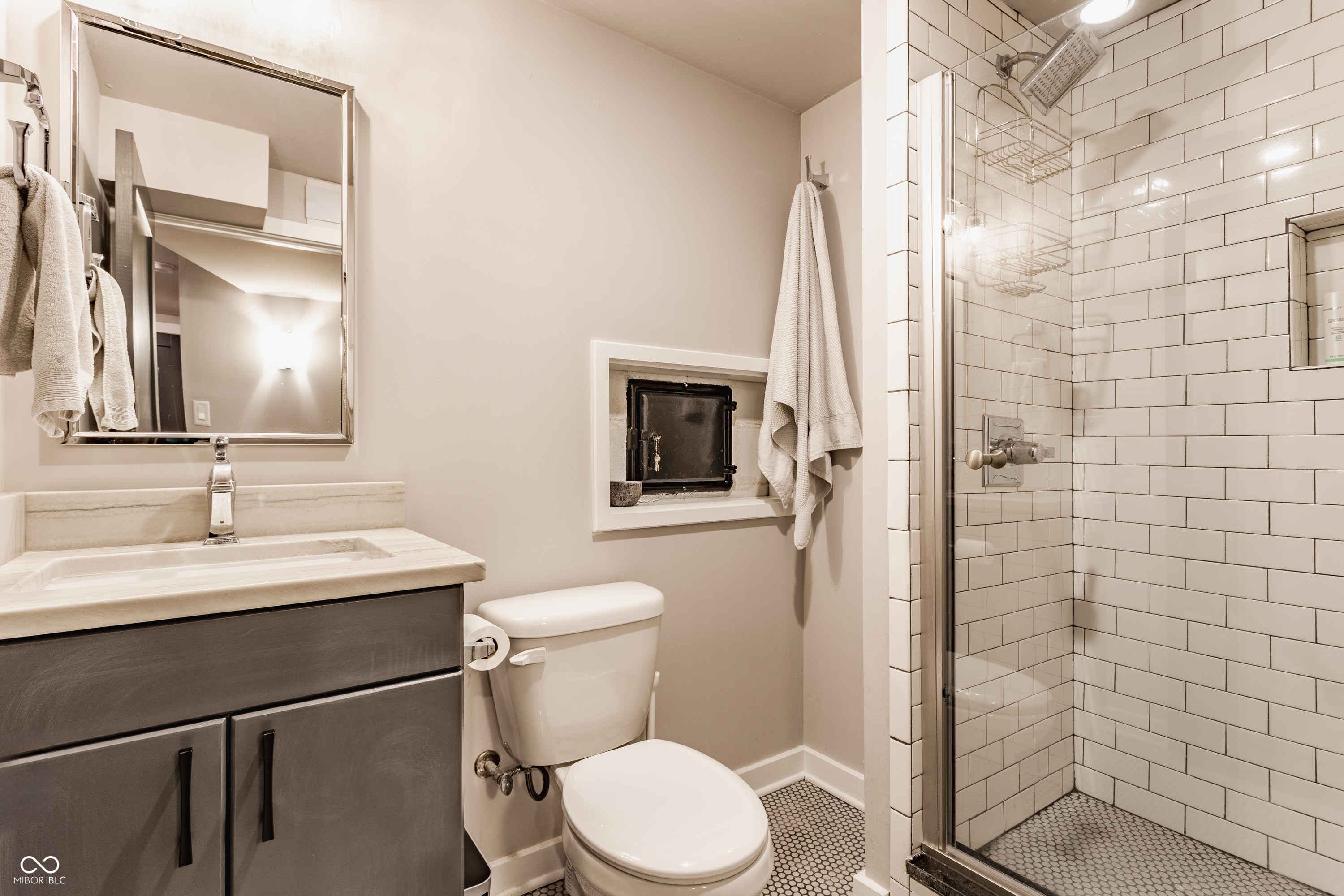 5224 Boulevard Place