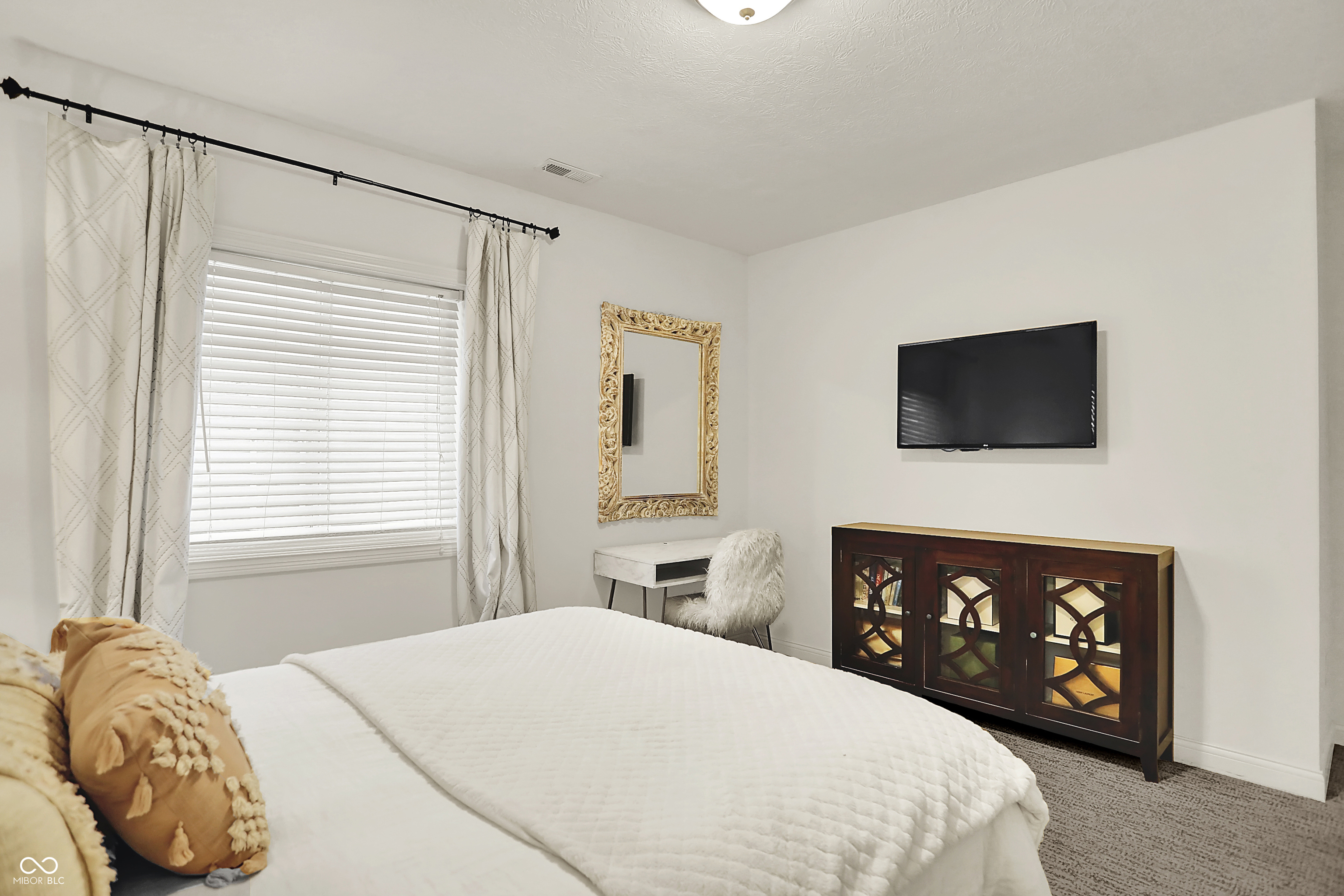 15410 Mission Hills Drive