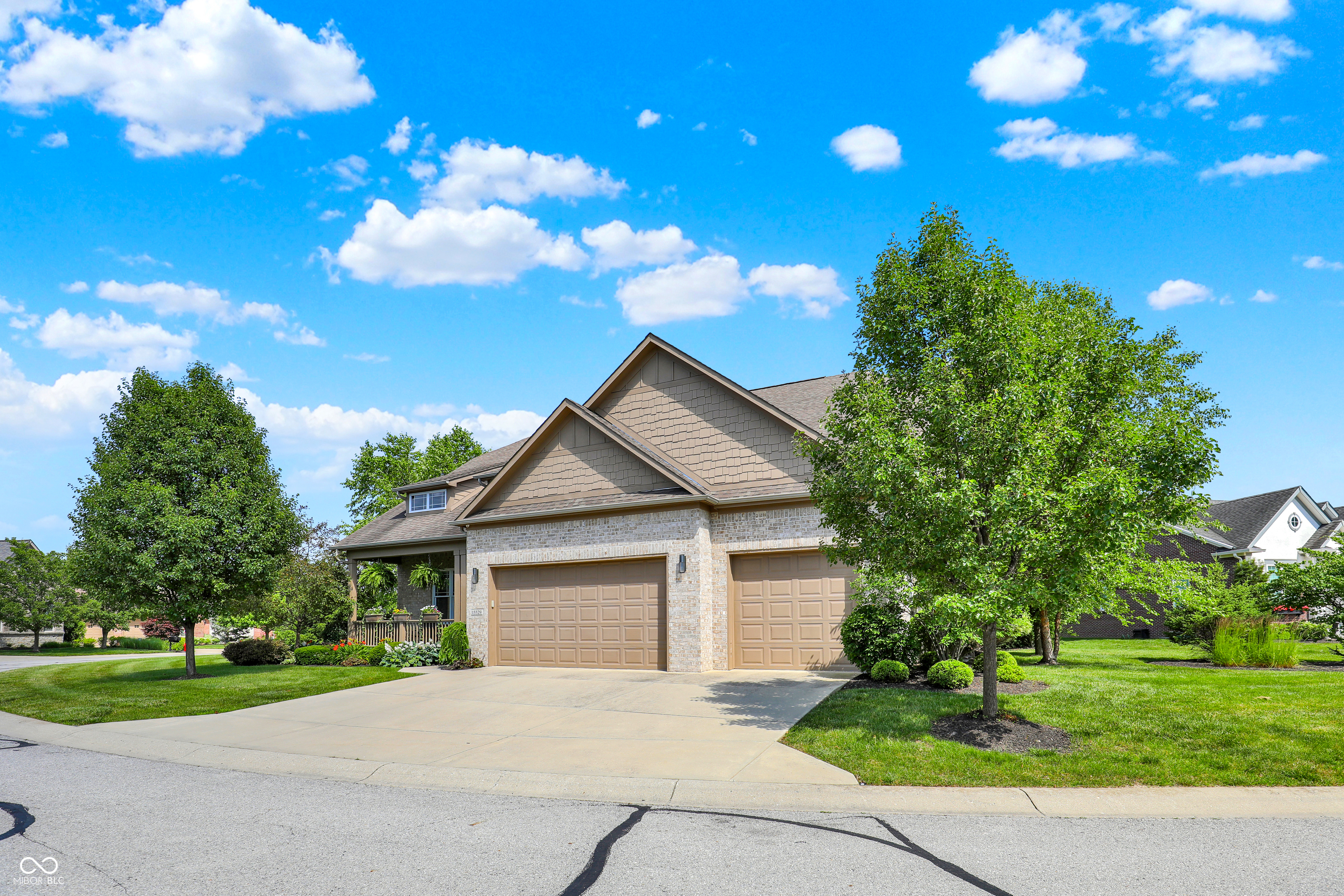 15529 Mission Hills Drive