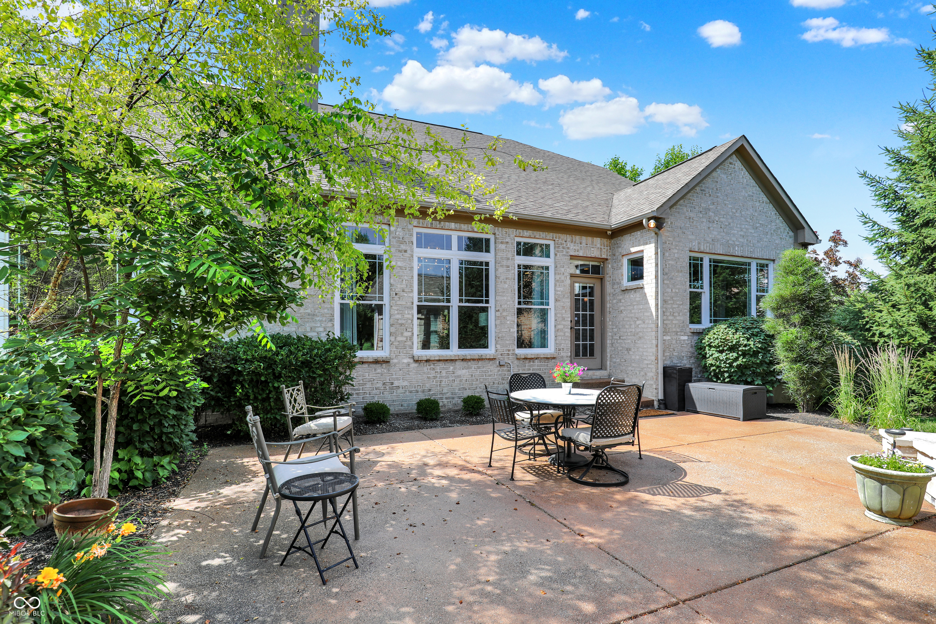 15529 Mission Hills Drive