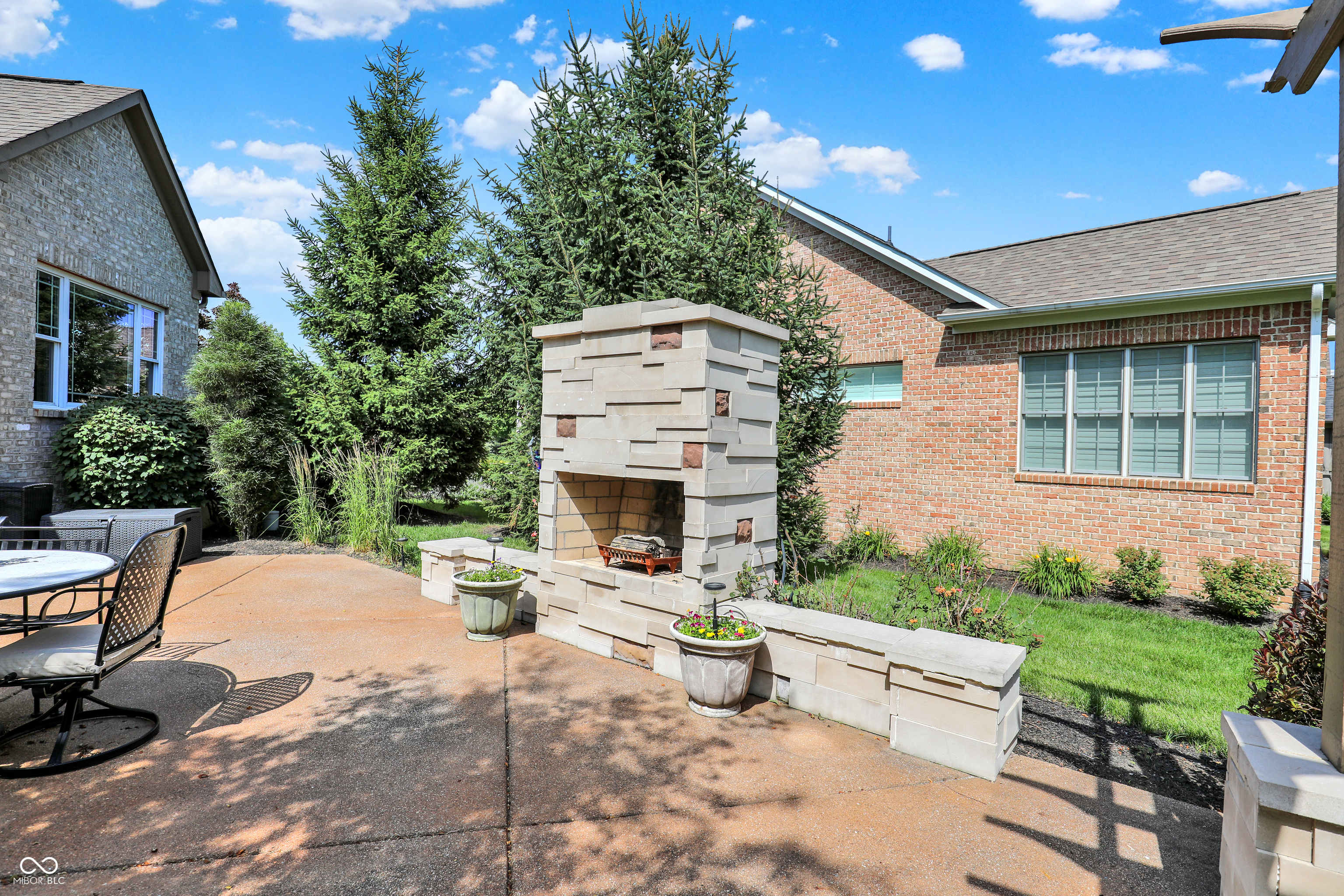 15529 Mission Hills Drive