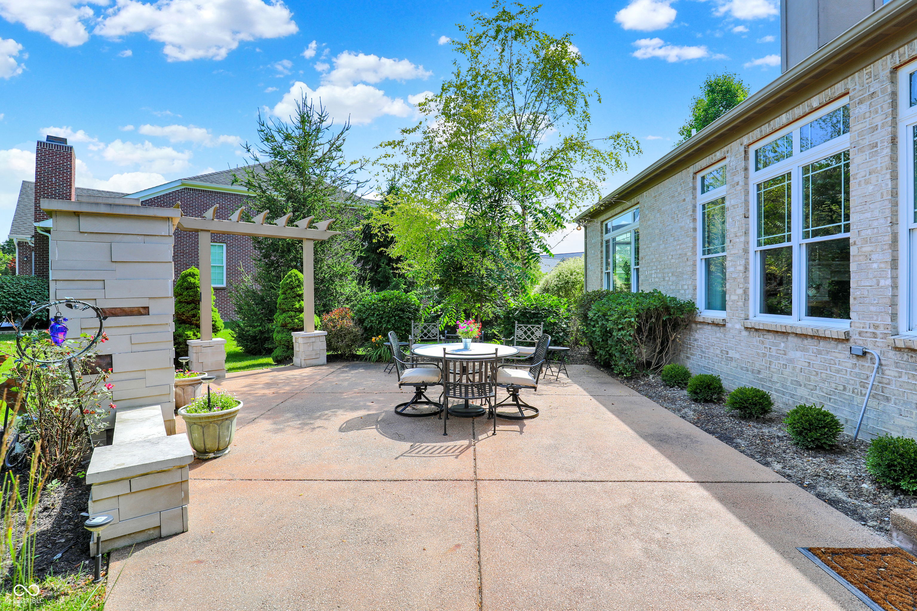 15529 Mission Hills Drive