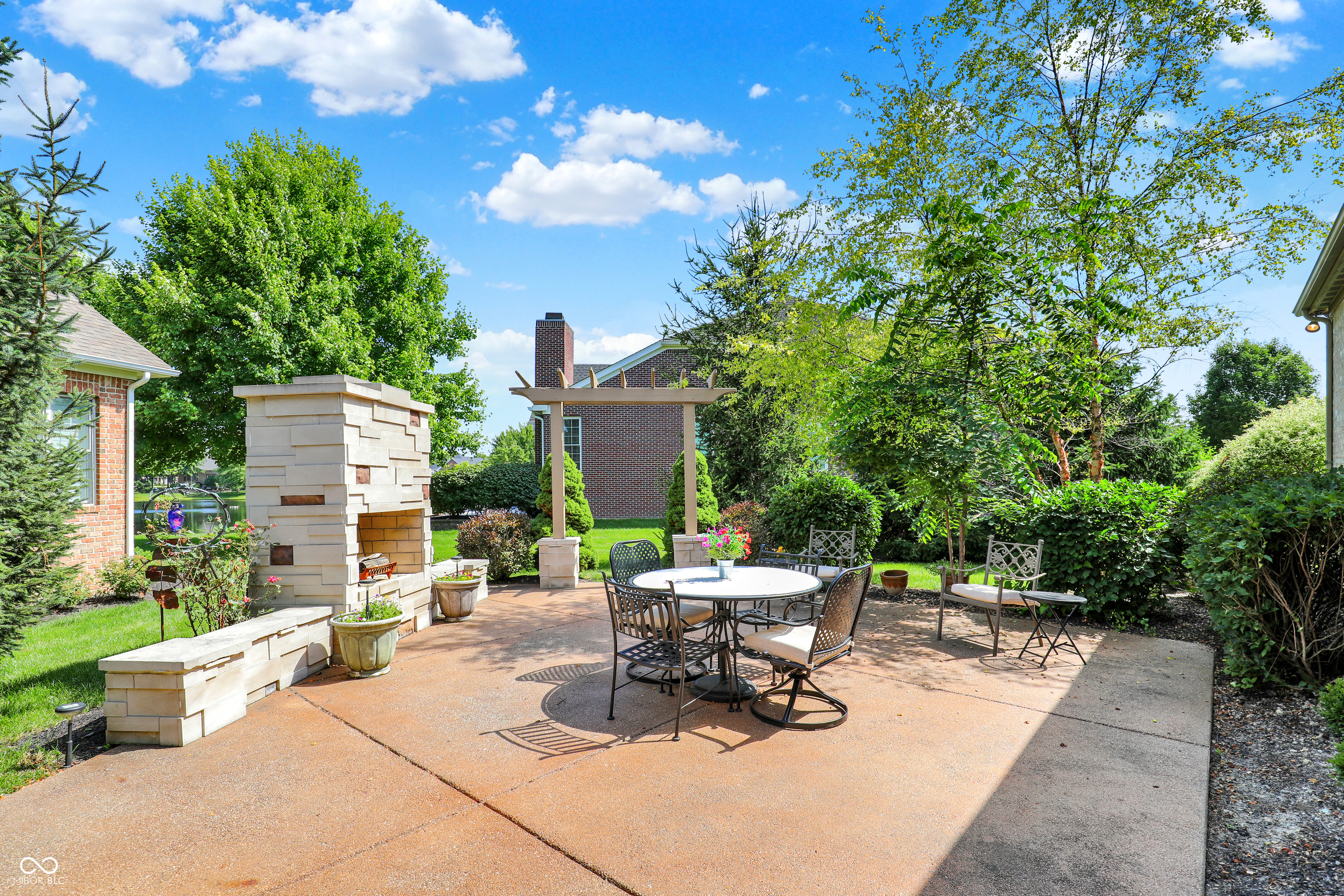 15529 Mission Hills Drive