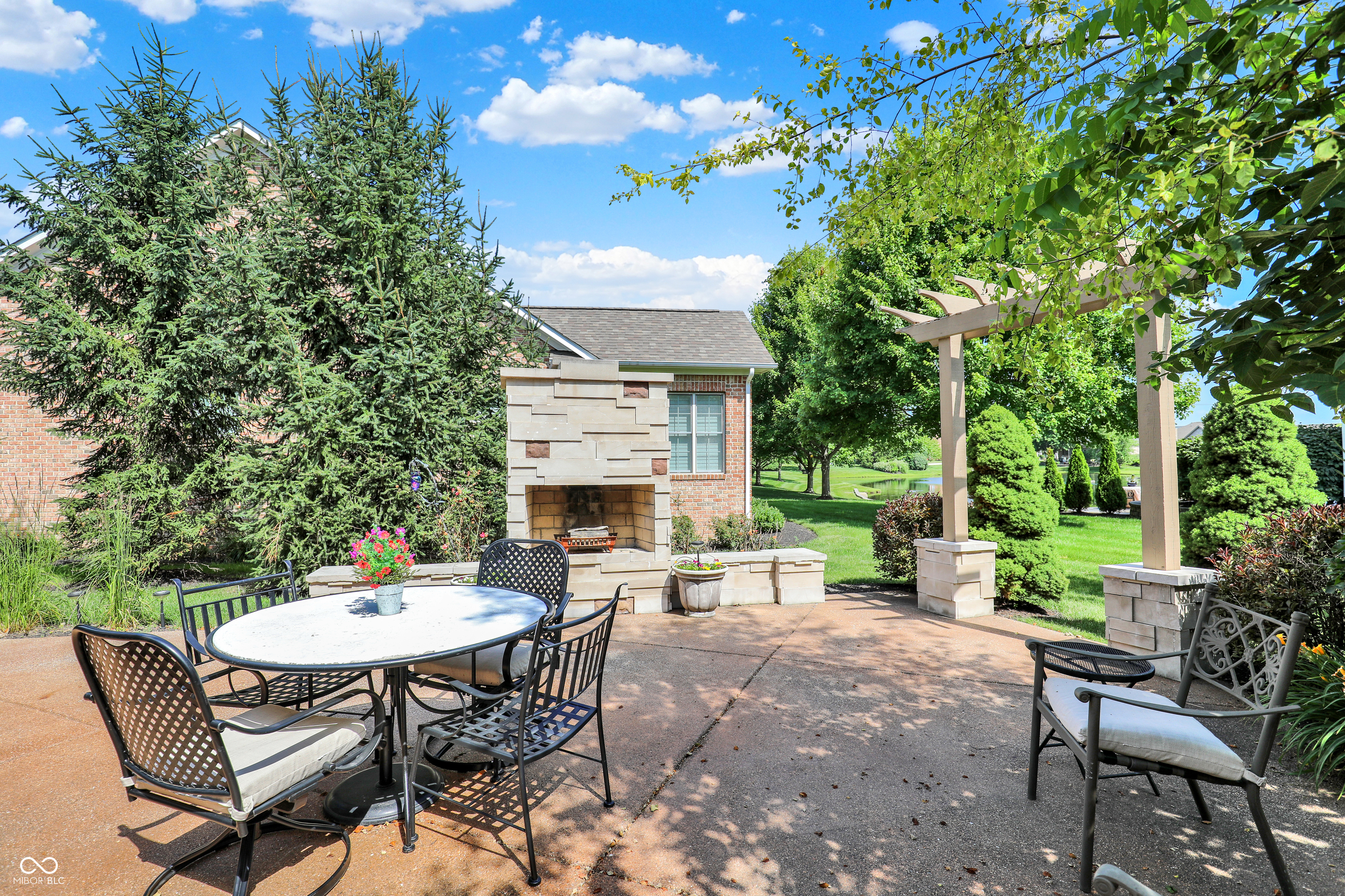 15529 Mission Hills Drive