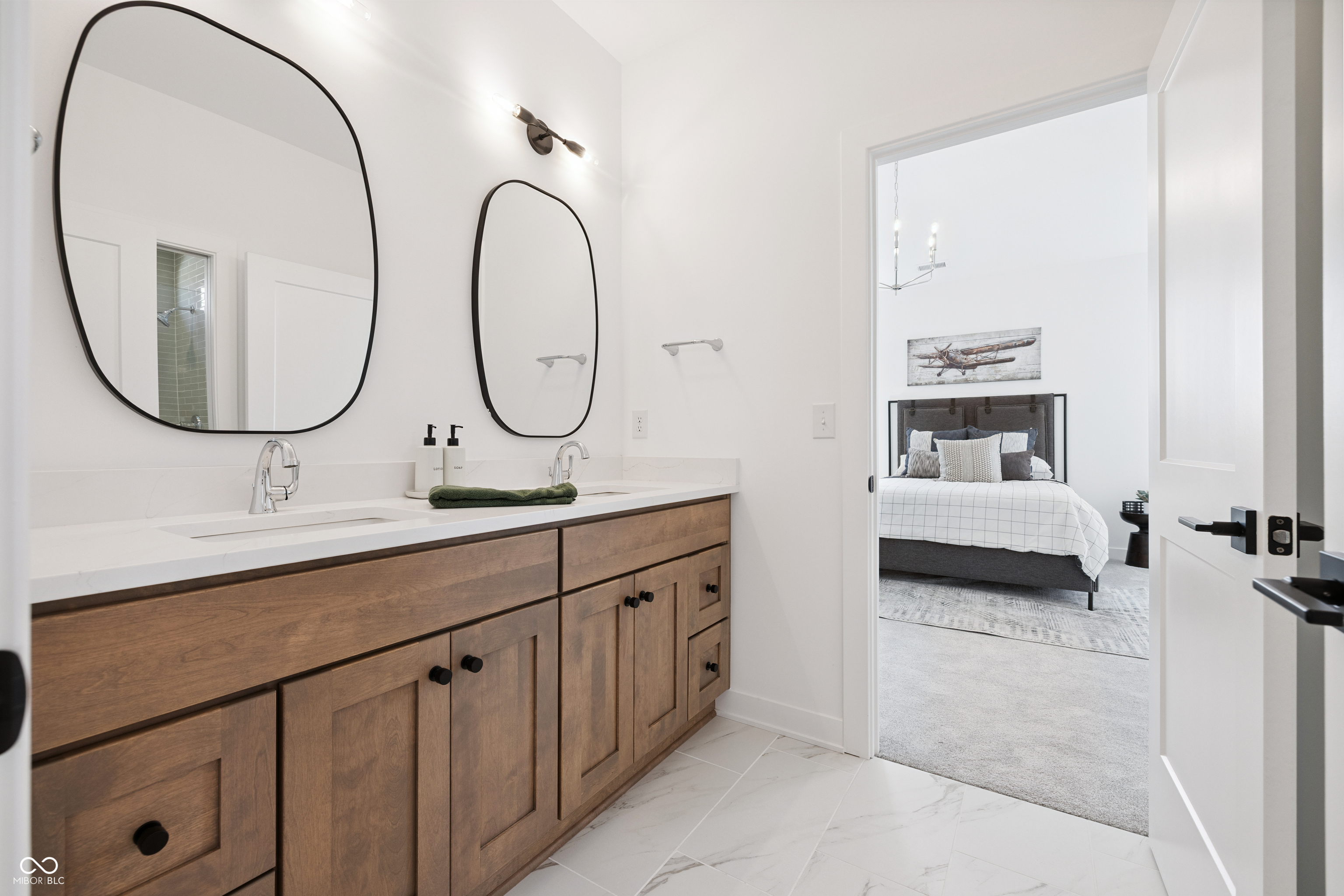 1414 Chatham Hills Boulevard