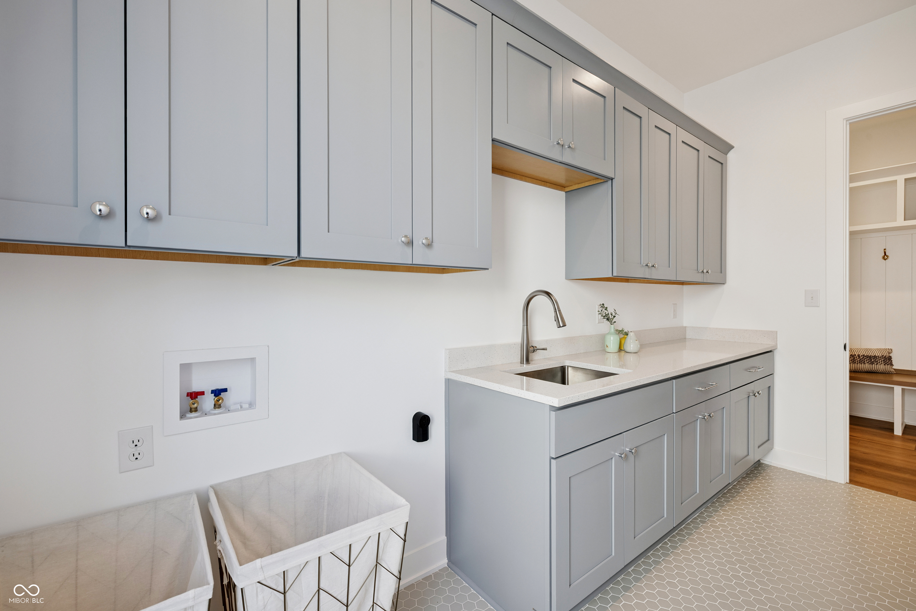 1414 Chatham Hills Boulevard