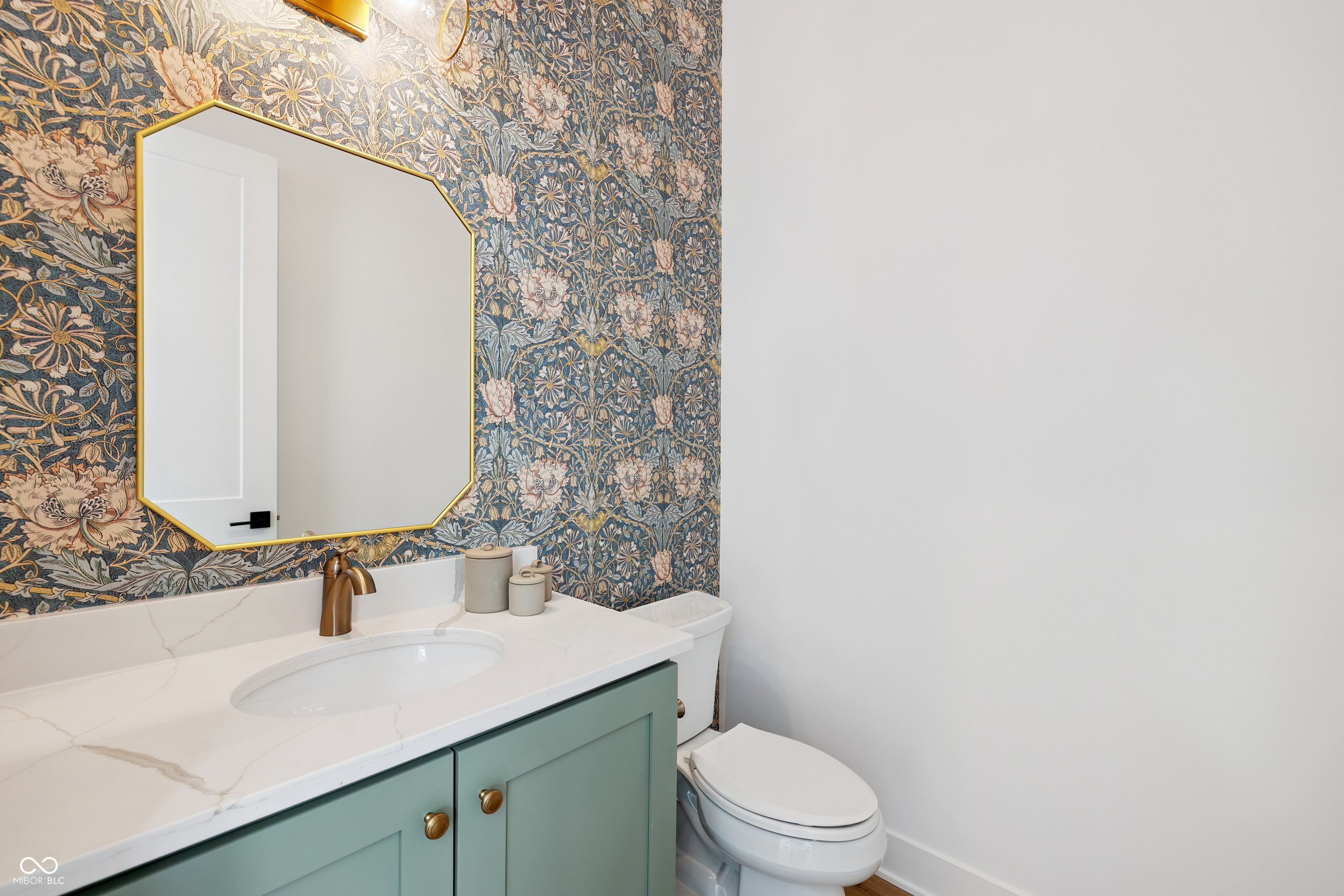 1414 Chatham Hills Boulevard