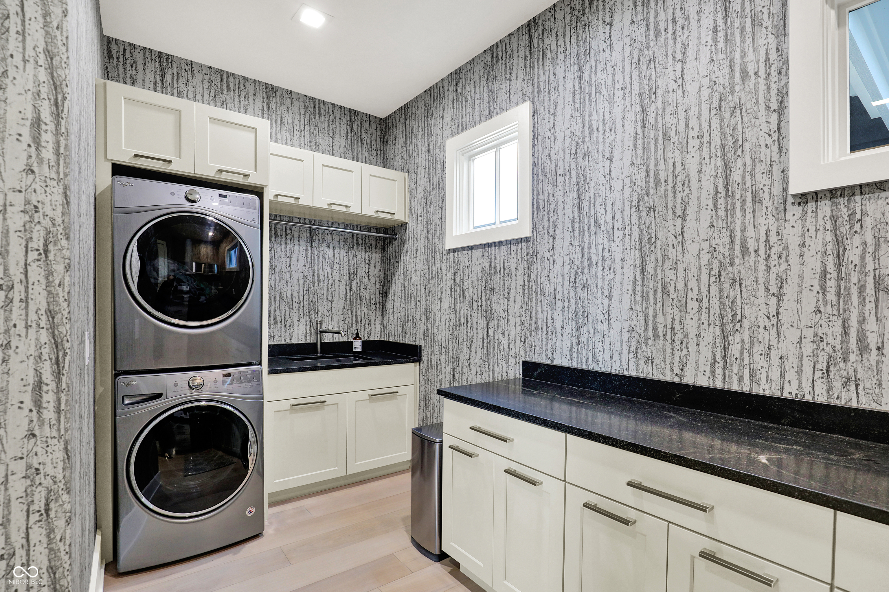 15919 Oak Park