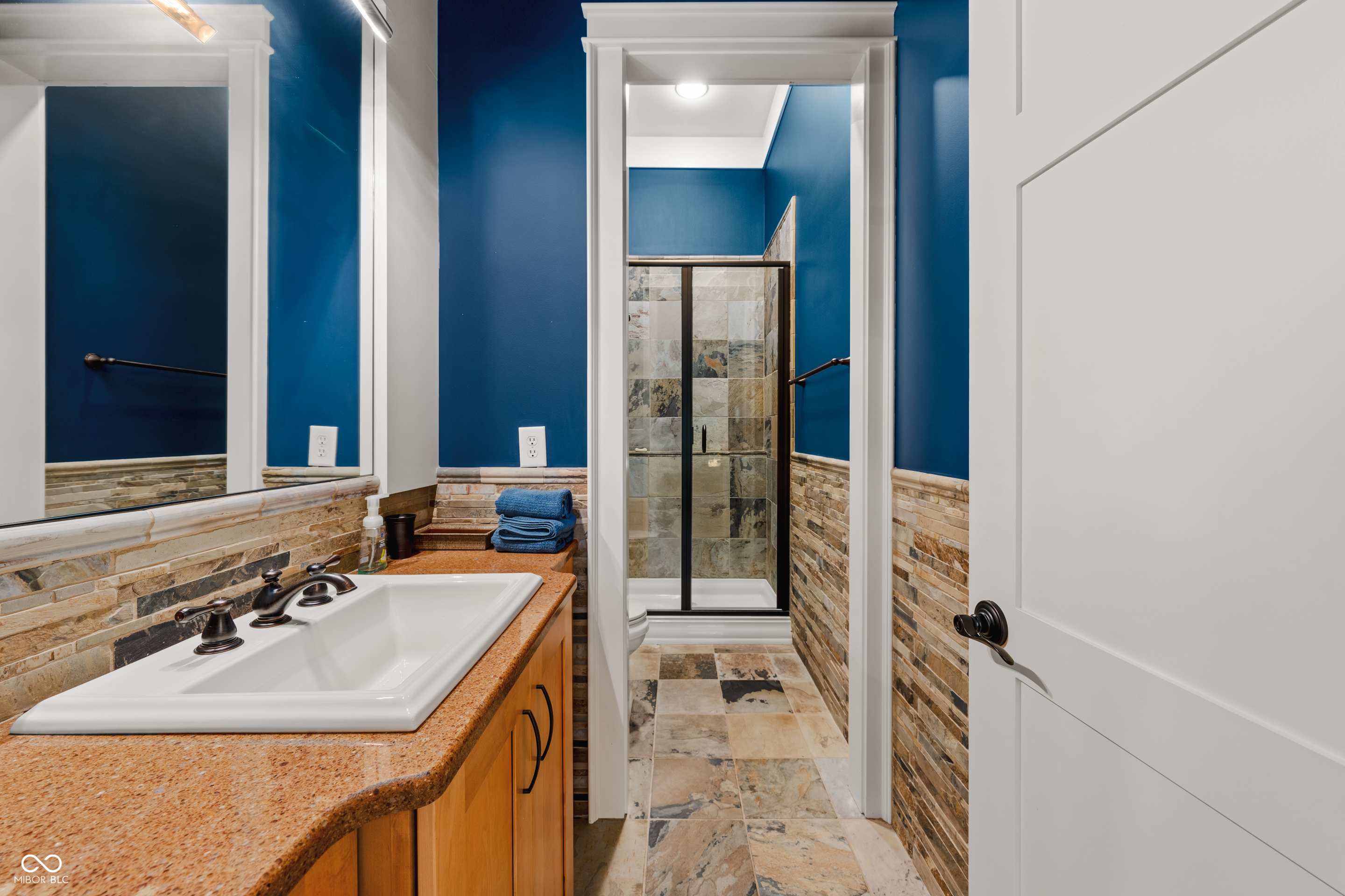 1236 Emerald Viking Court