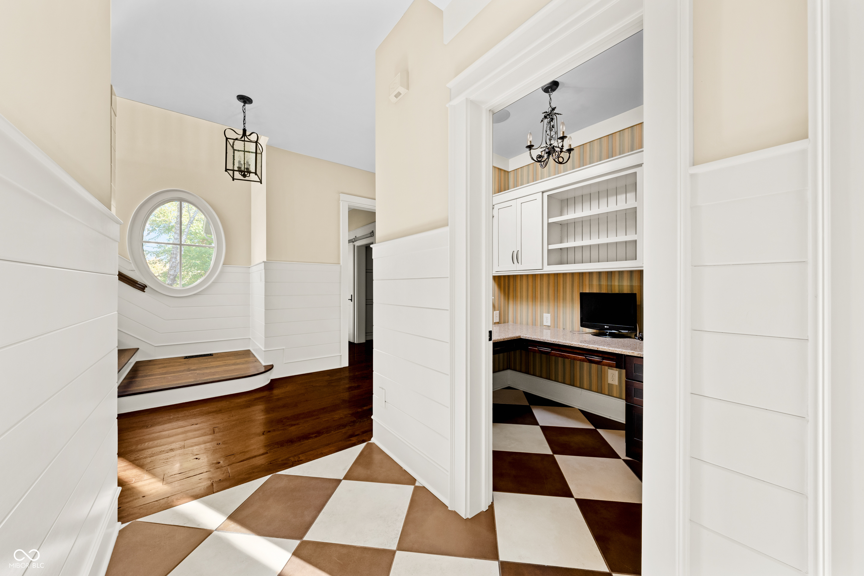 1236 Emerald Viking Court