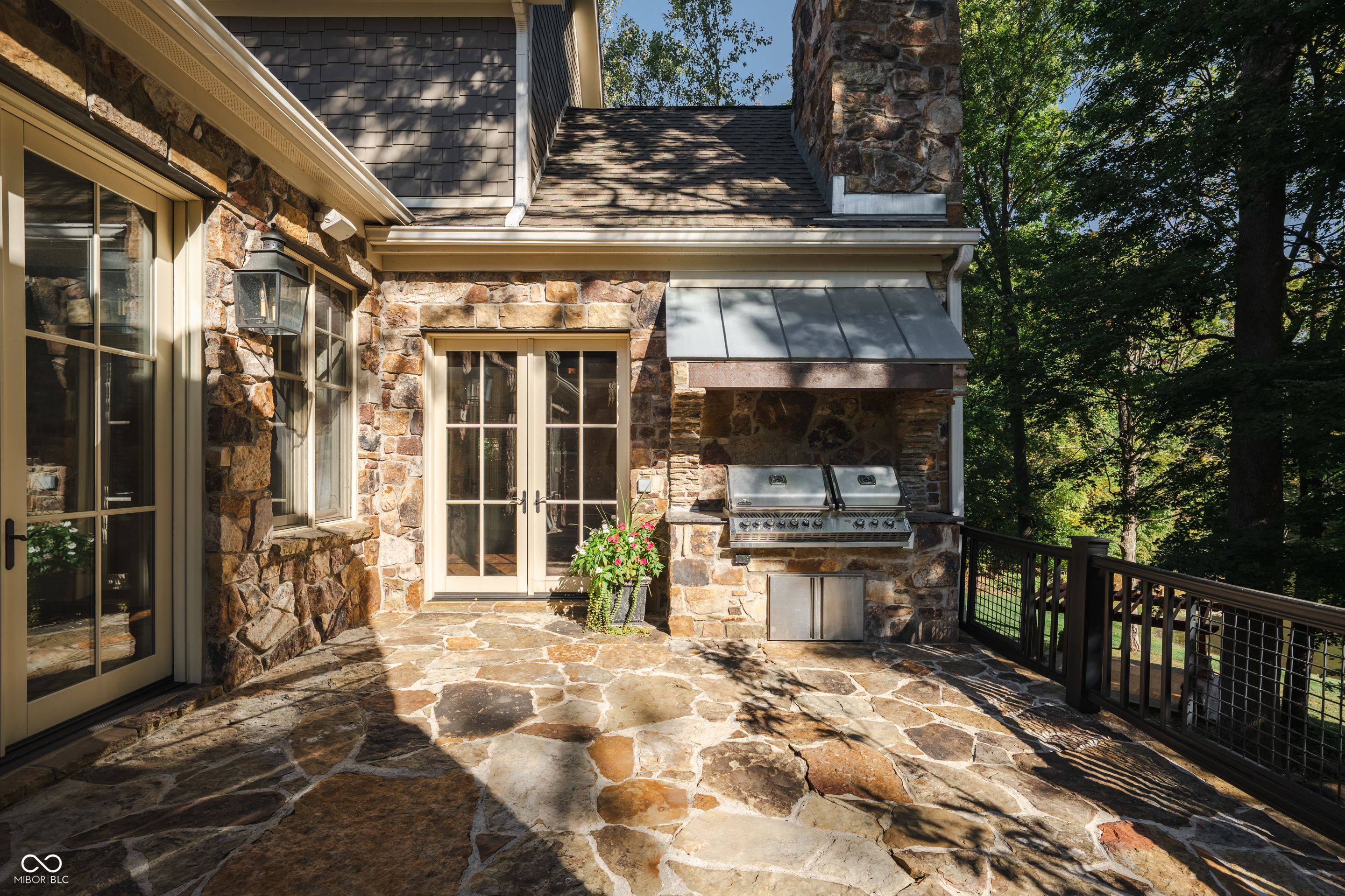 1236 Emerald Viking Court