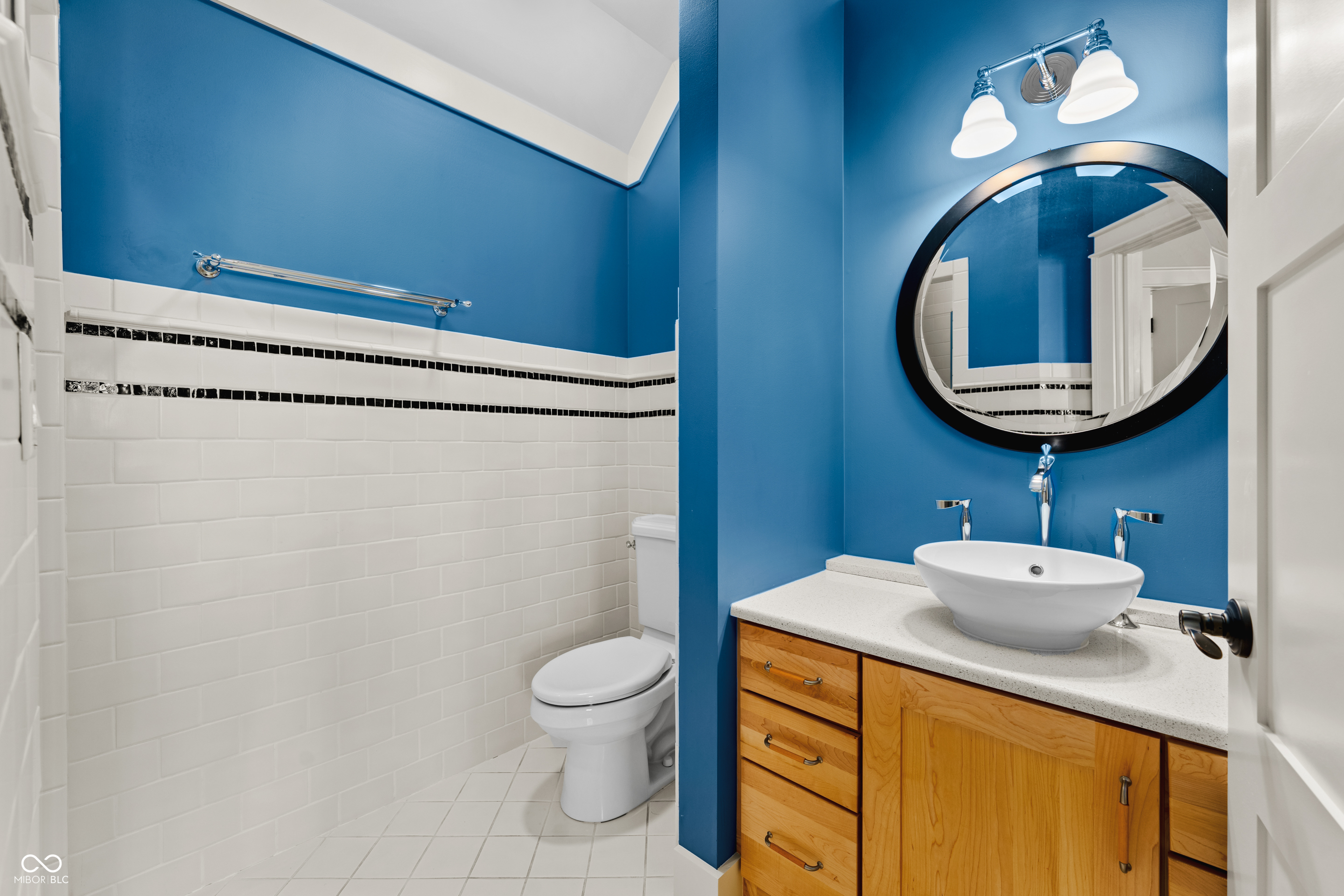 1236 Emerald Viking Court