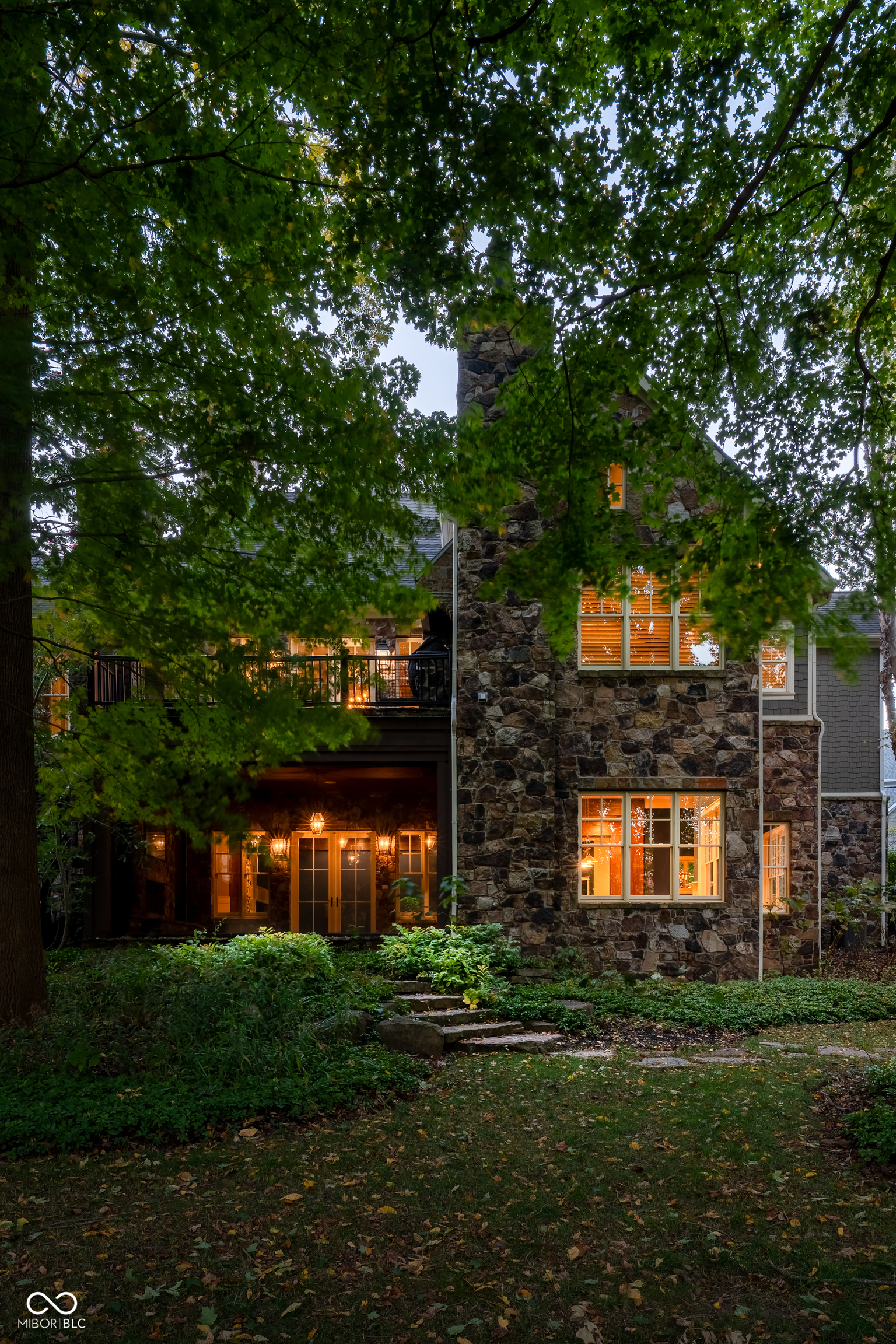 1236 Emerald Viking Court