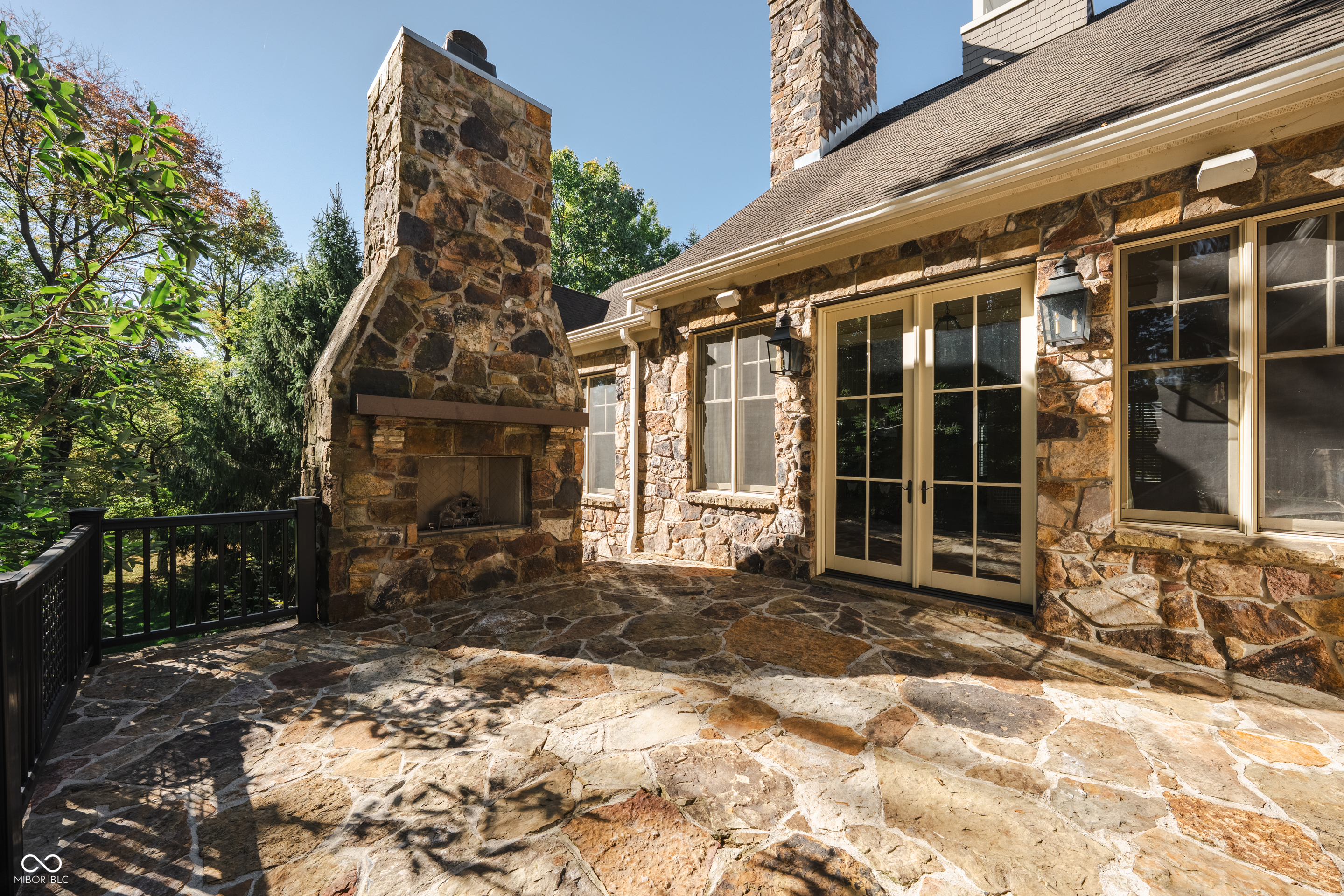 1236 Emerald Viking Court