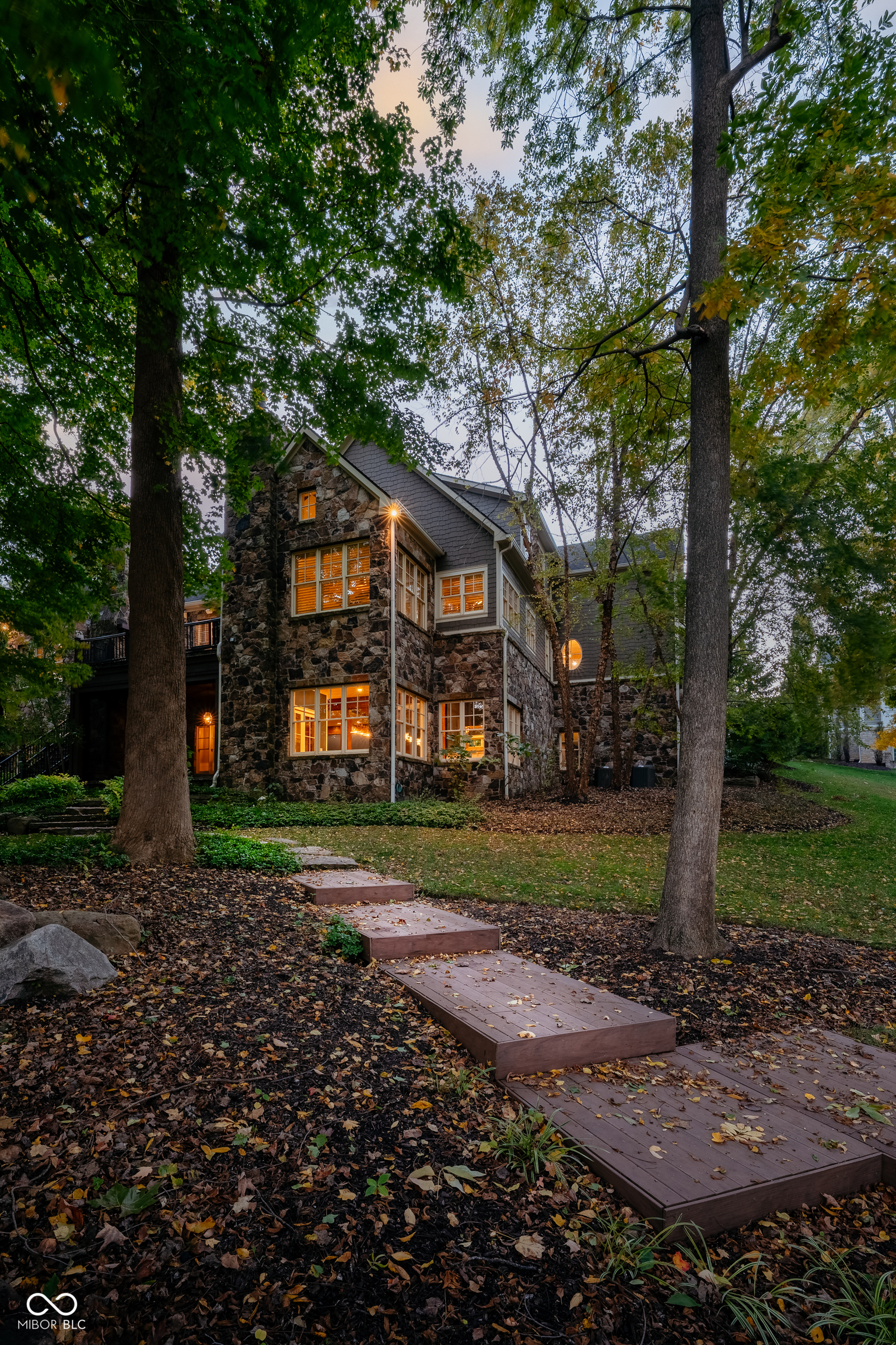 1236 Emerald Viking Court