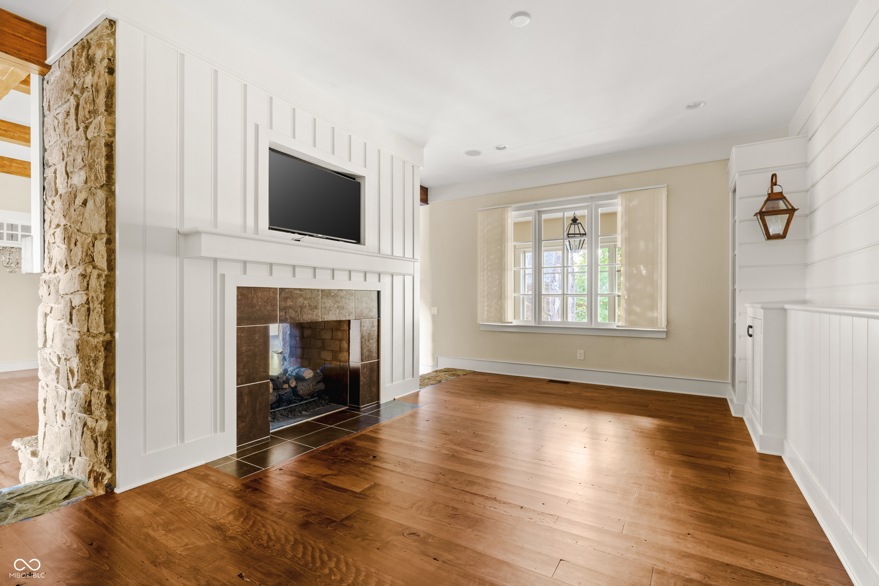 1236 Emerald Viking Court