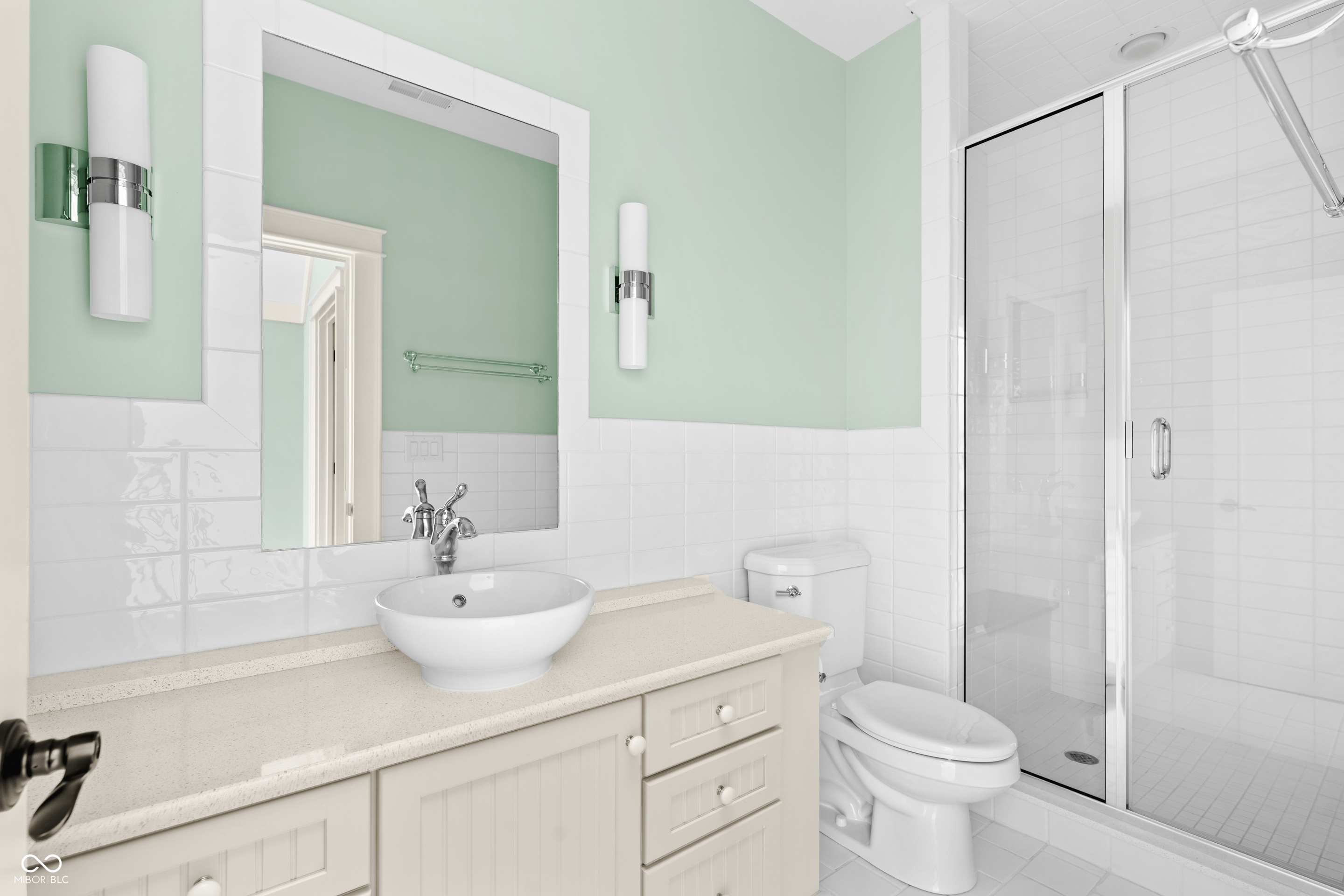 1236 Emerald Viking Court