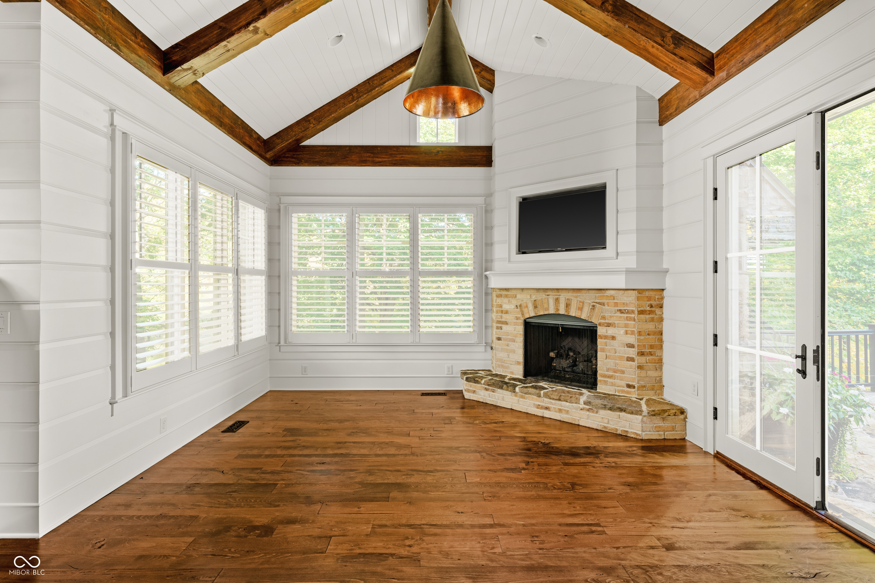 1236 Emerald Viking Court