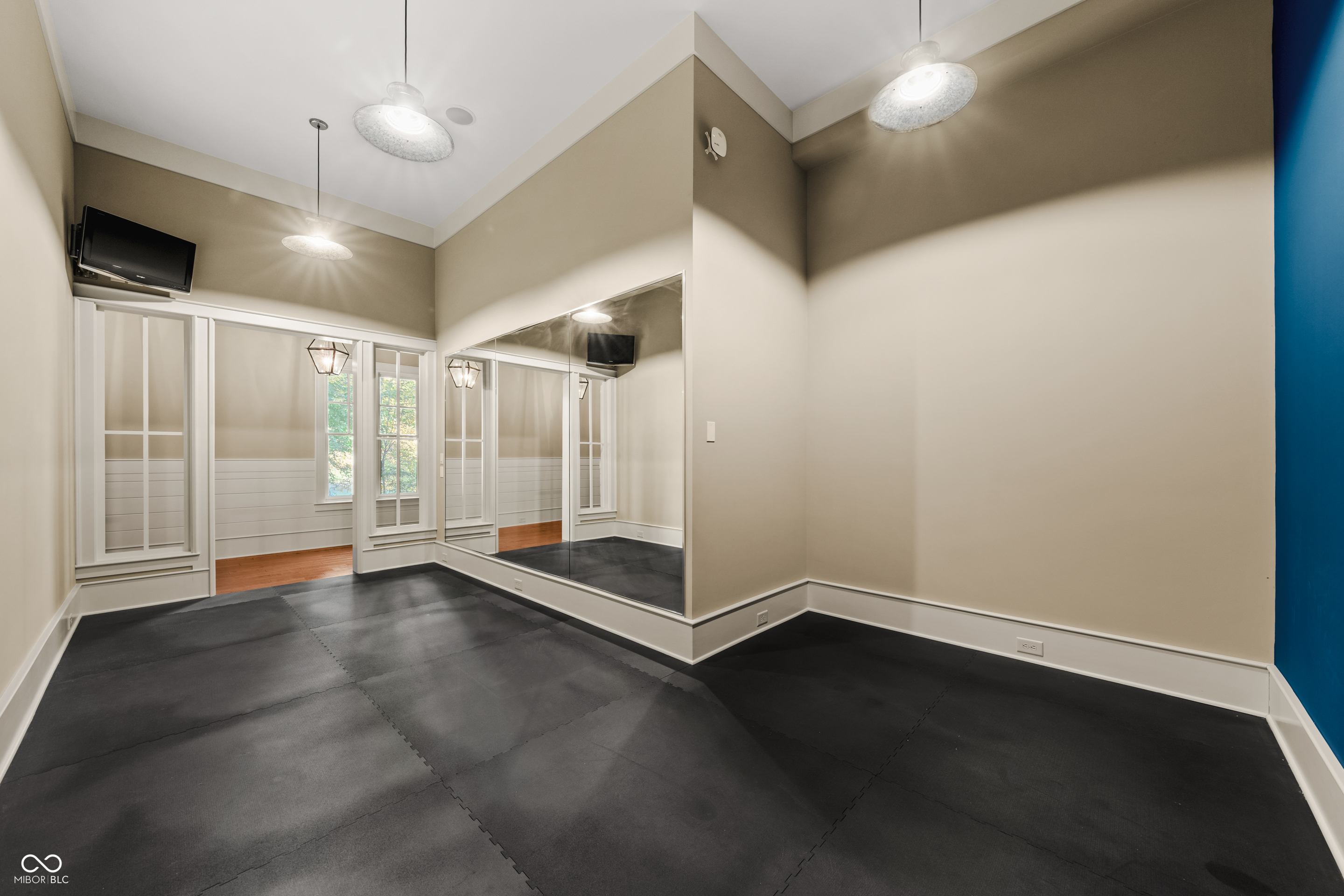 1236 Emerald Viking Court