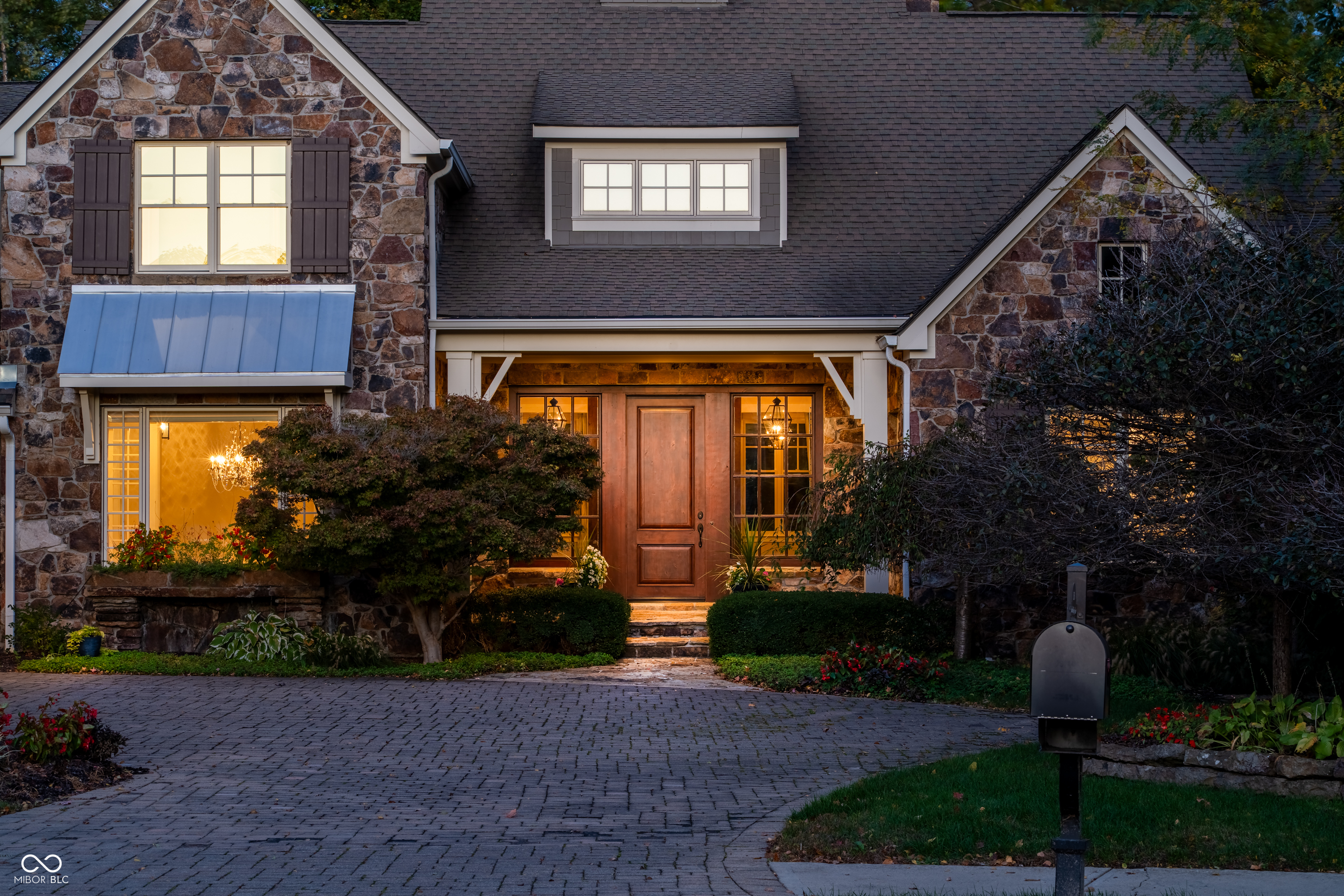 1236 Emerald Viking Court