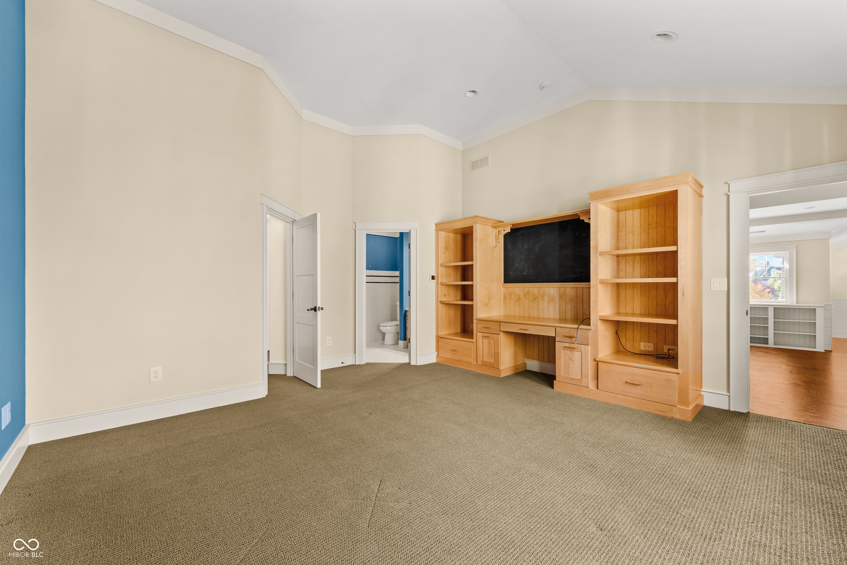 1236 Emerald Viking Court