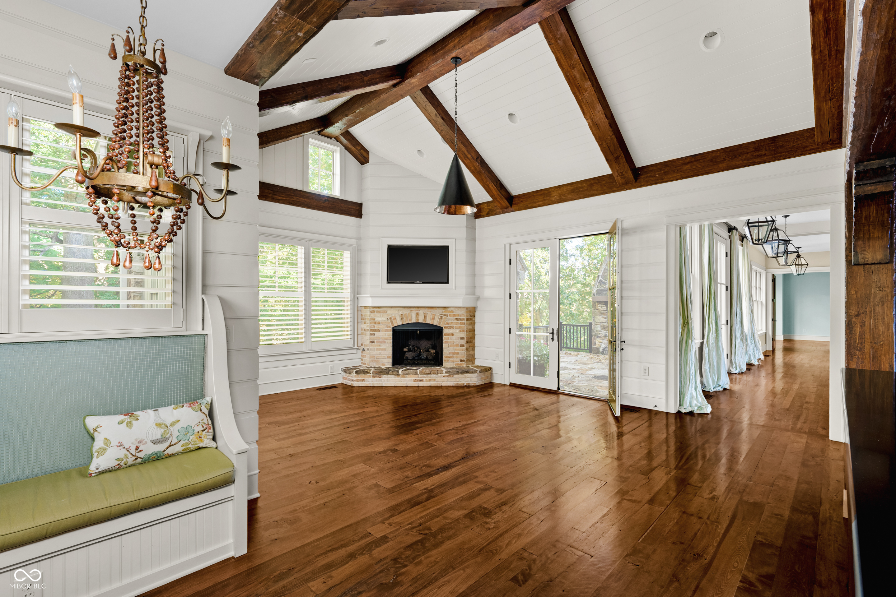 1236 Emerald Viking Court